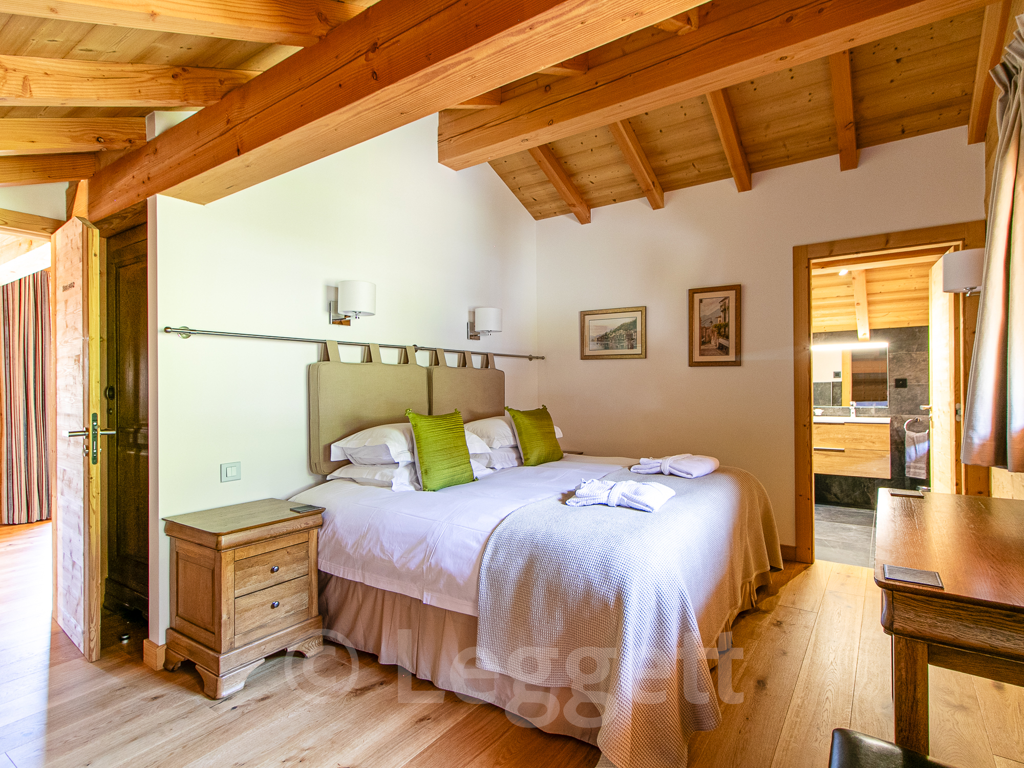 French property for sale in Samoëns, Haute-Savoie - €1,800,000 - photo 