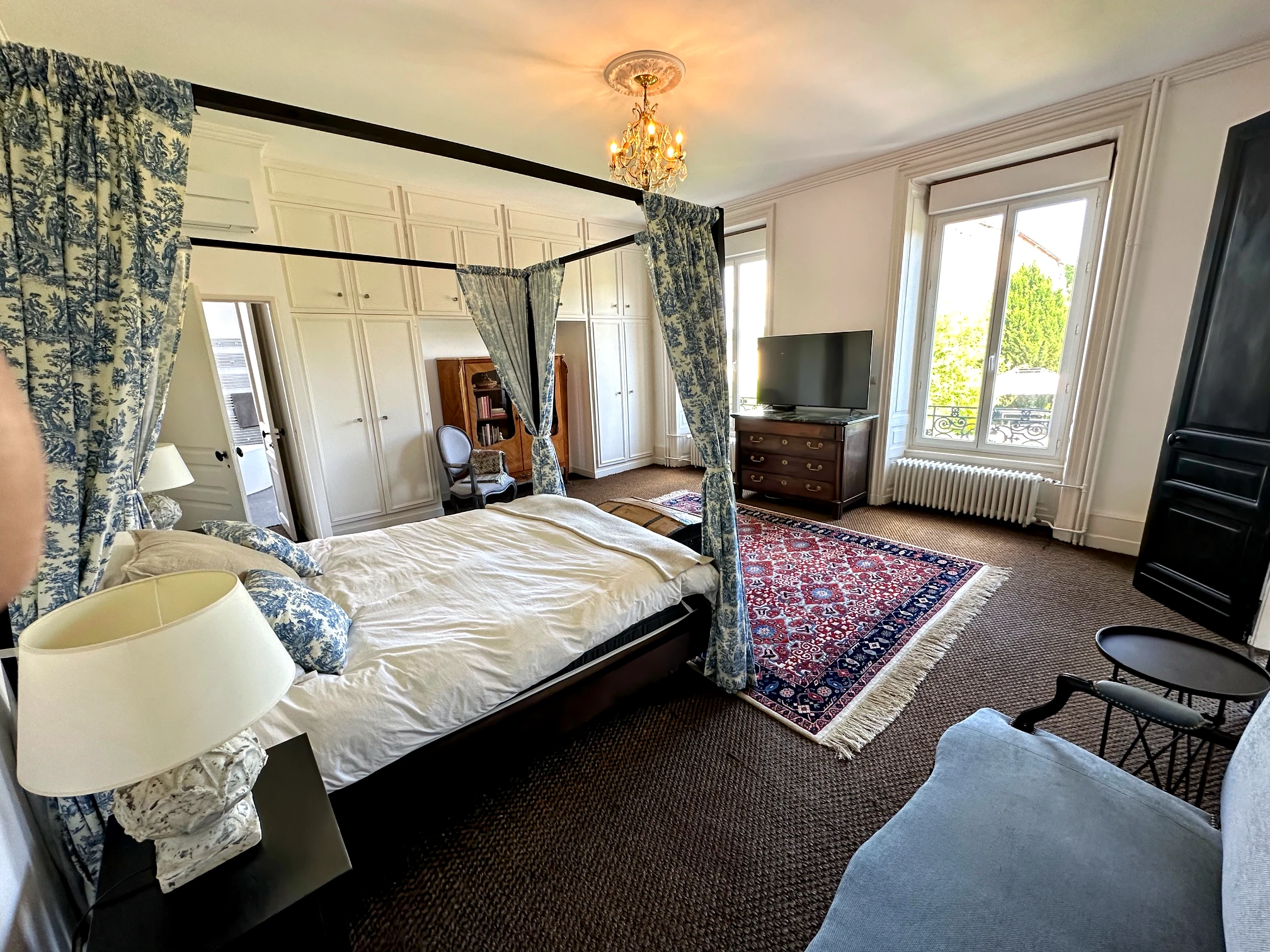 French property for sale in Châlus, Haute-Vienne - €895,000 - photo 
