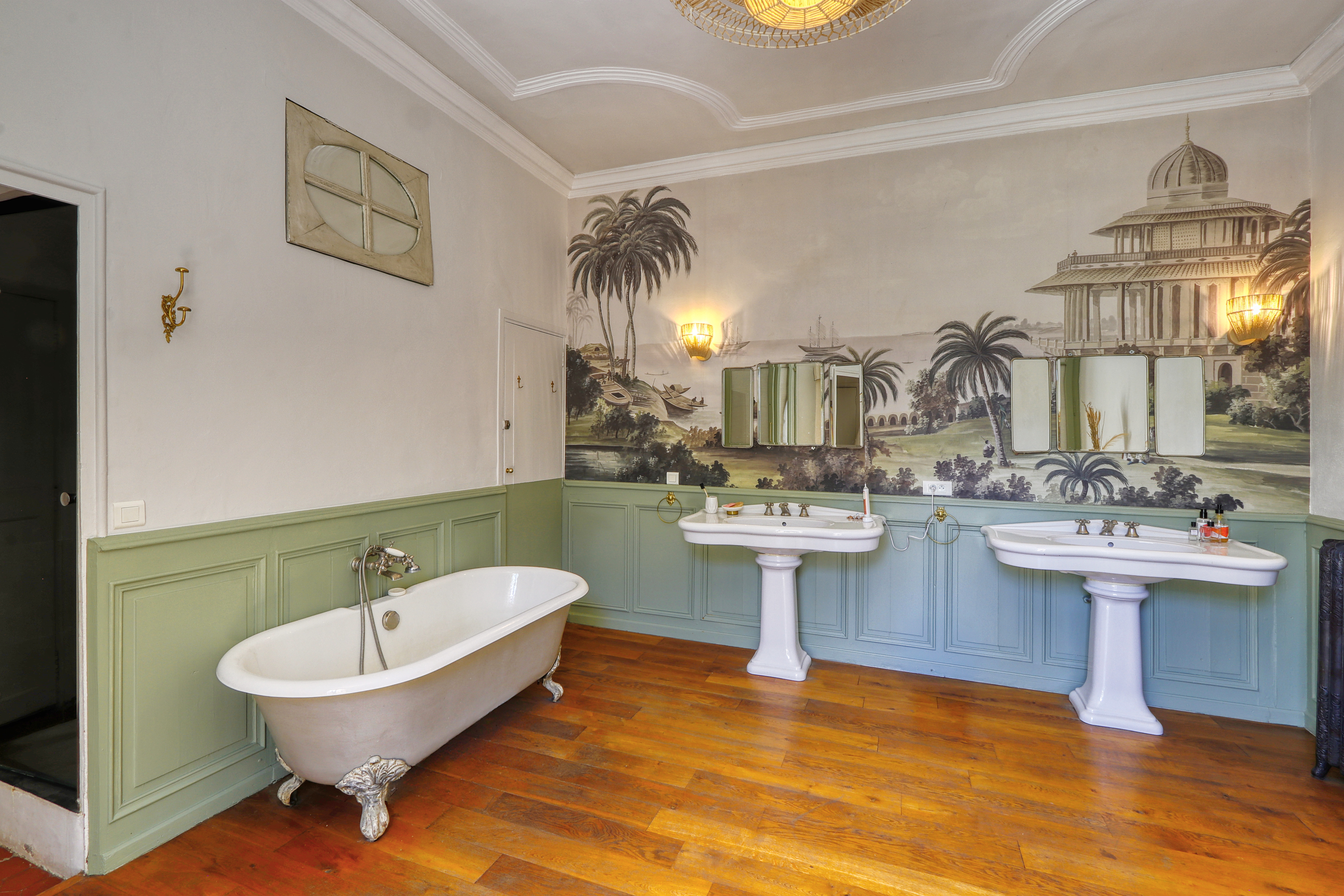 French property for sale in Apt, Vaucluse - €1,690,000 - photo 