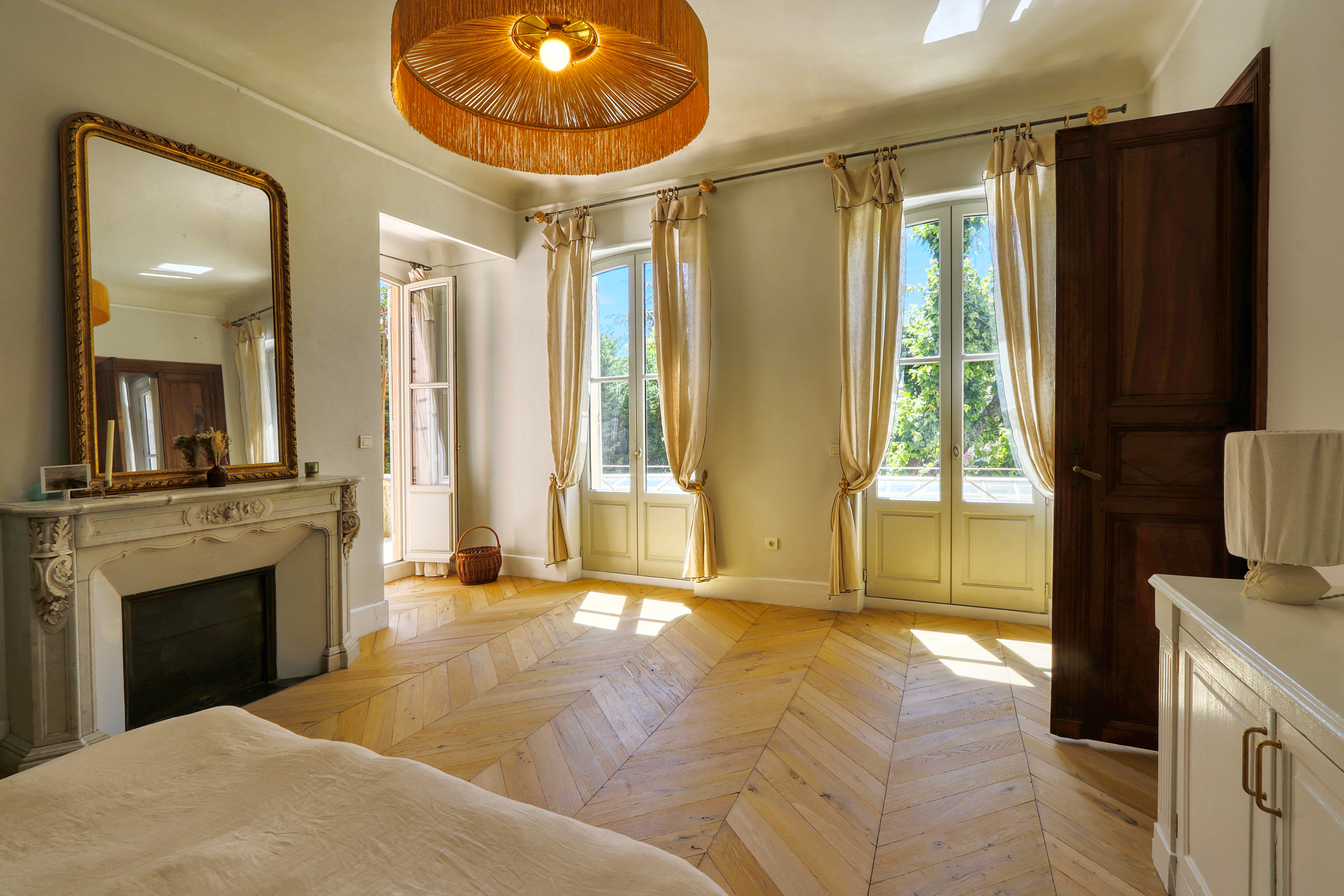 French property for sale in Apt, Vaucluse - €1,690,000 - photo 