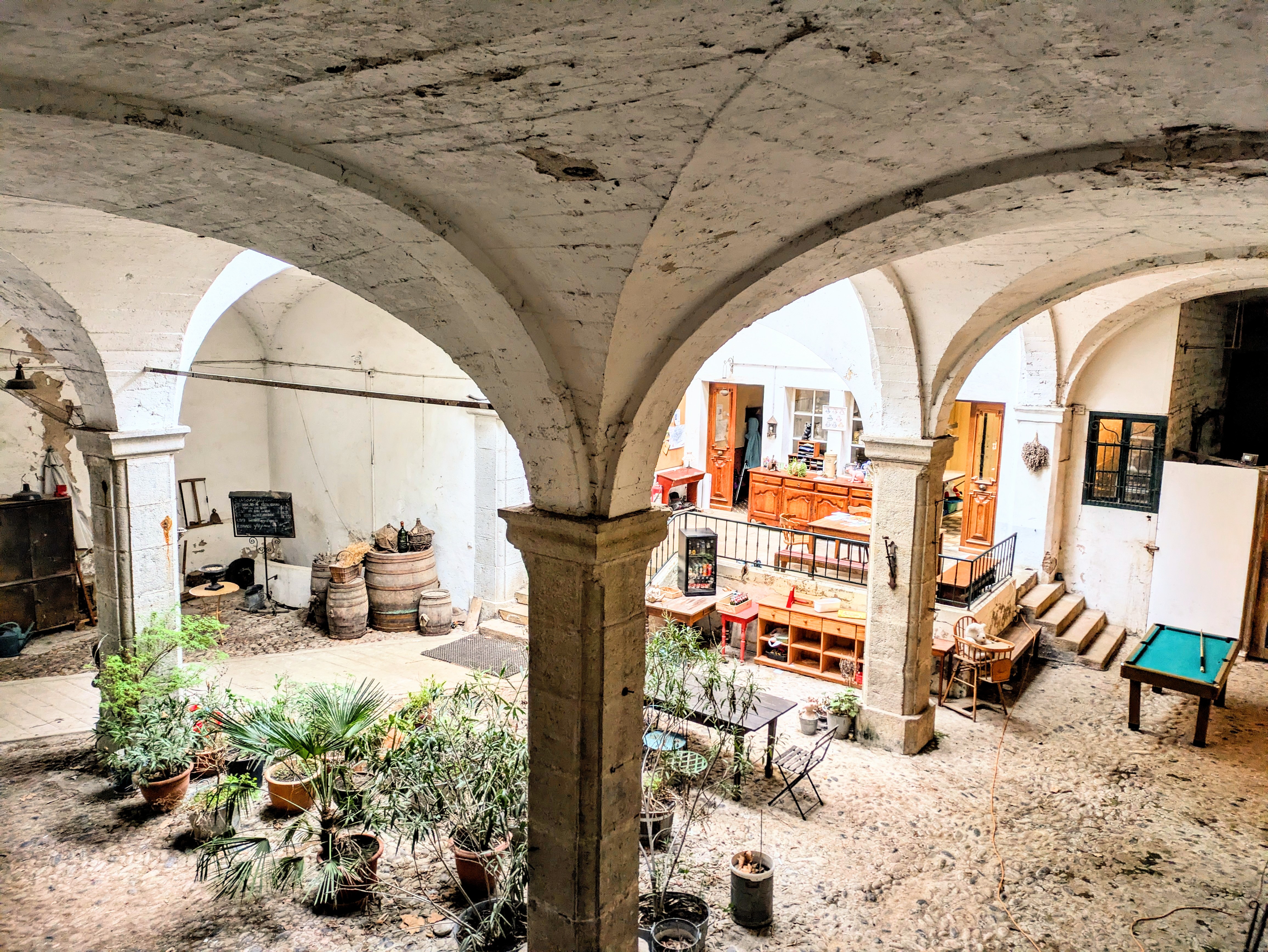 Propriété en France à vendre à Saint-Laurent-du-Pape, Ardèche - €750 000 - photo 