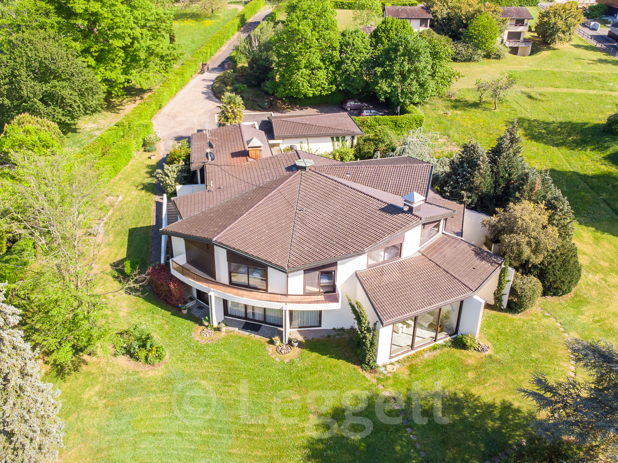 Propriété en France à vendre à Anthy-sur-Léman, Haute-Savoie - €15 000 000 - photo 