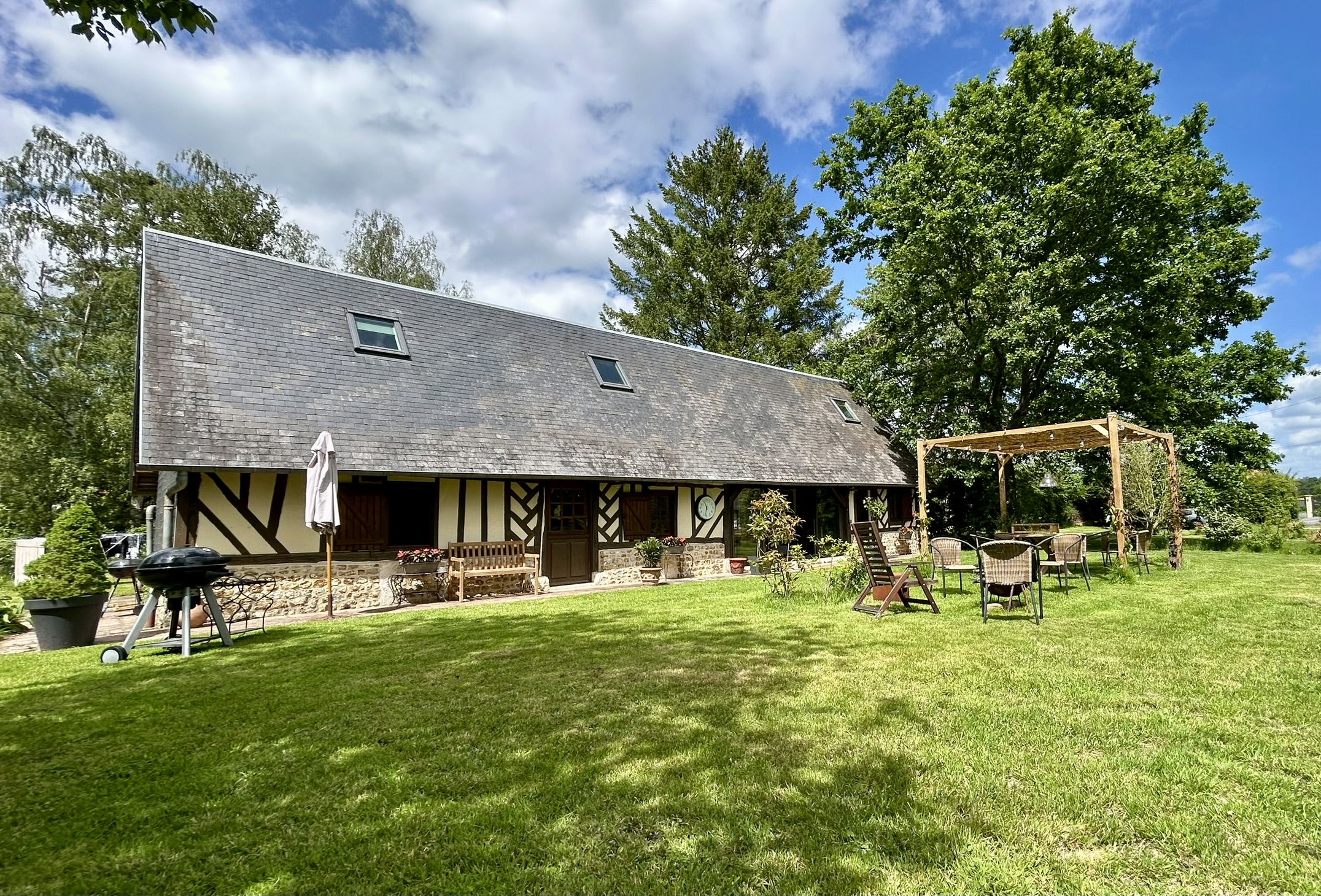 French property for sale in Saint-Léger-de-Rôtes, Eure - €526,000 - photo 
