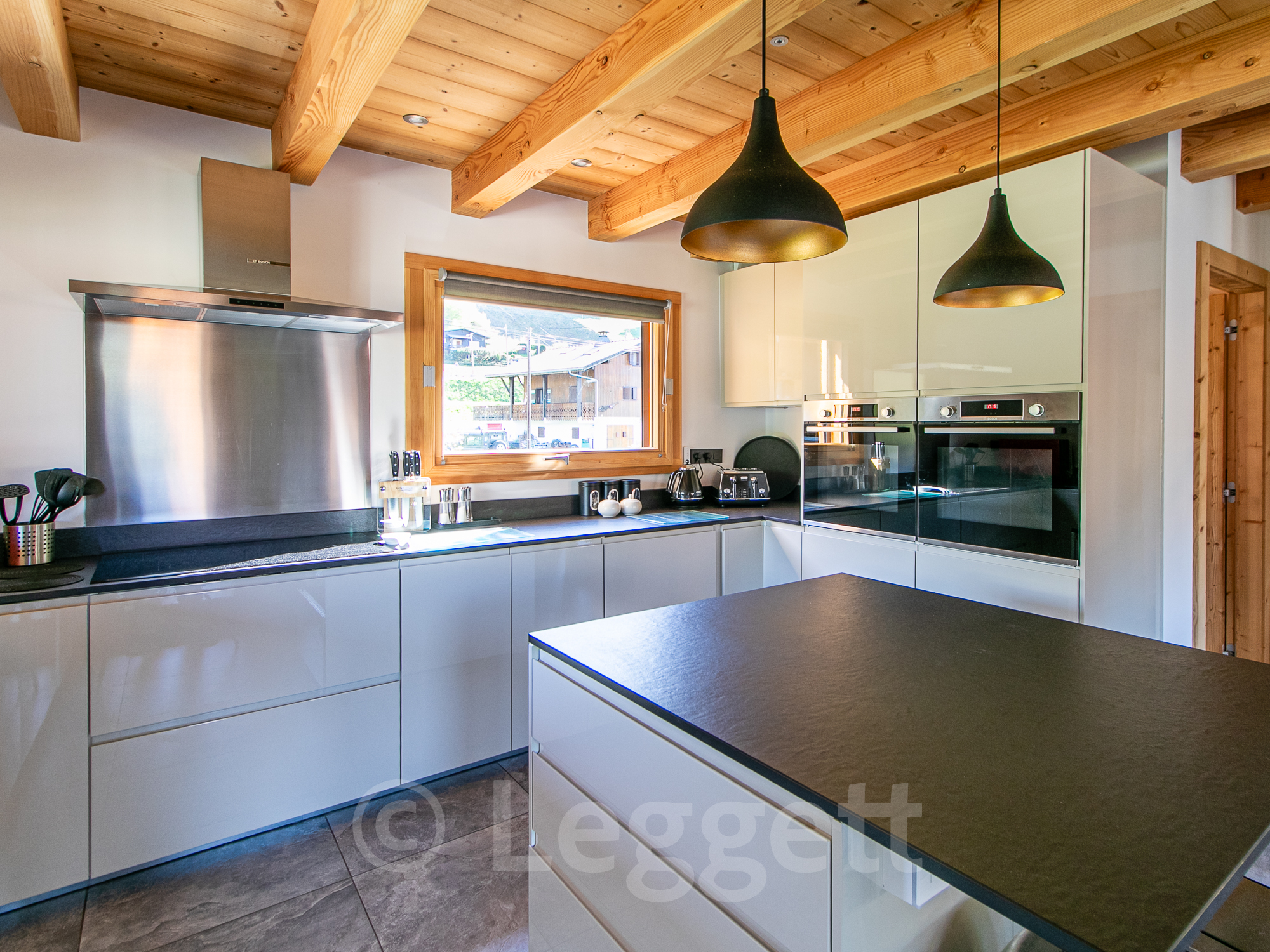 French property for sale in Samoëns, Haute-Savoie - €1,800,000 - photo 