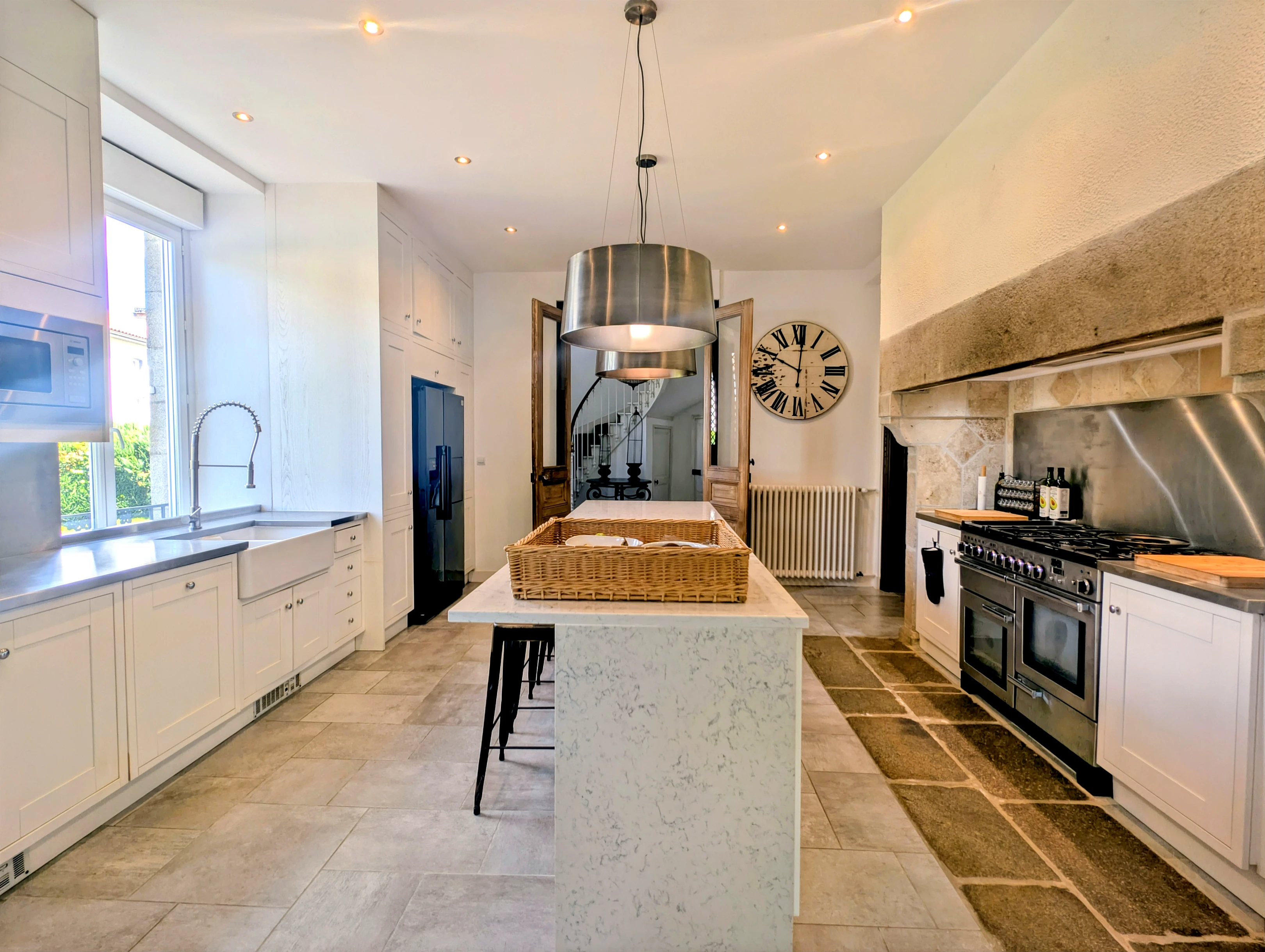 French property for sale in Châlus, Haute-Vienne - €895,000 - photo 