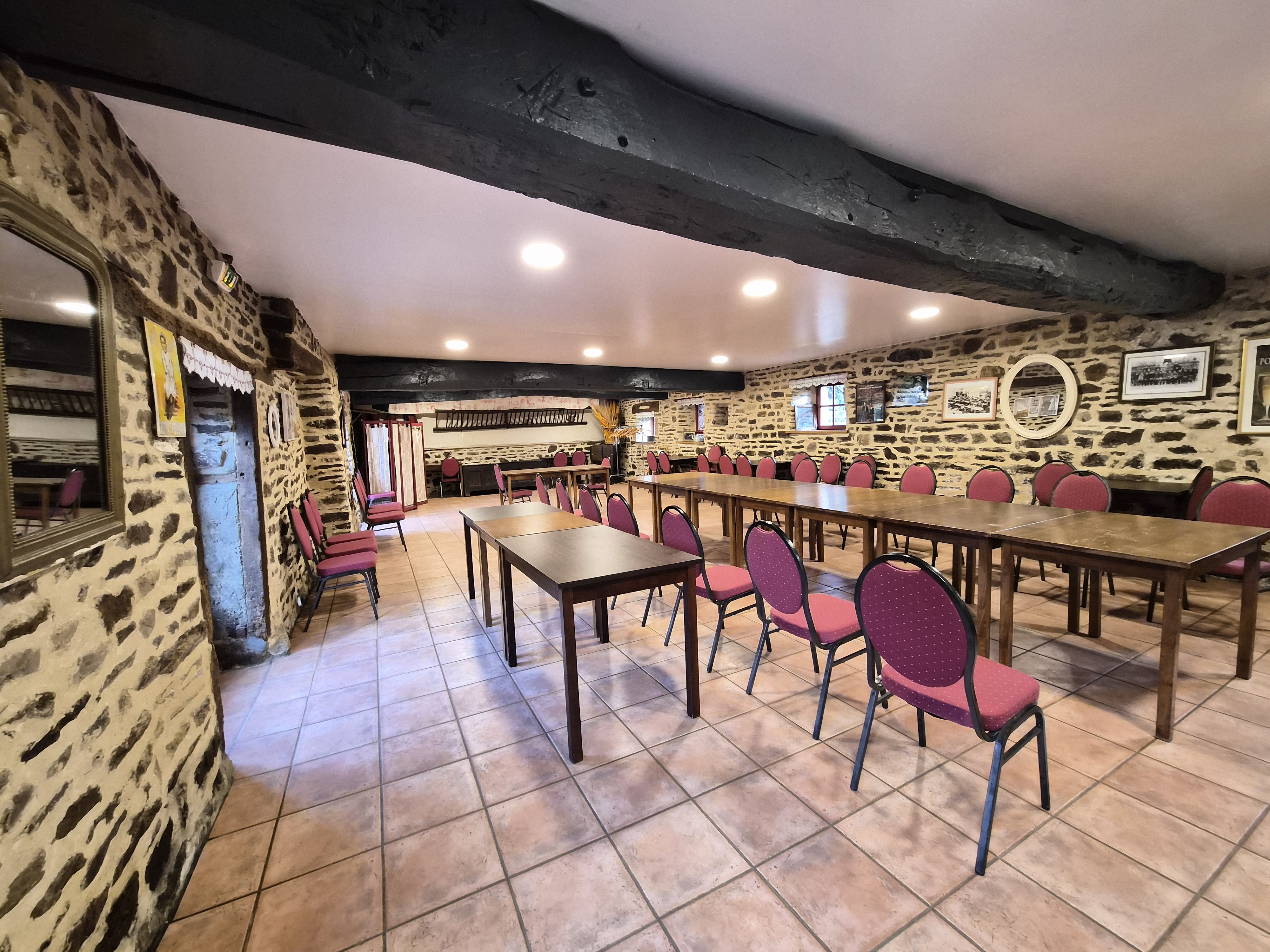 Propriété en France à vendre à Saint-Bômer-les-Forges, Orne - €1 484 000 - photo 