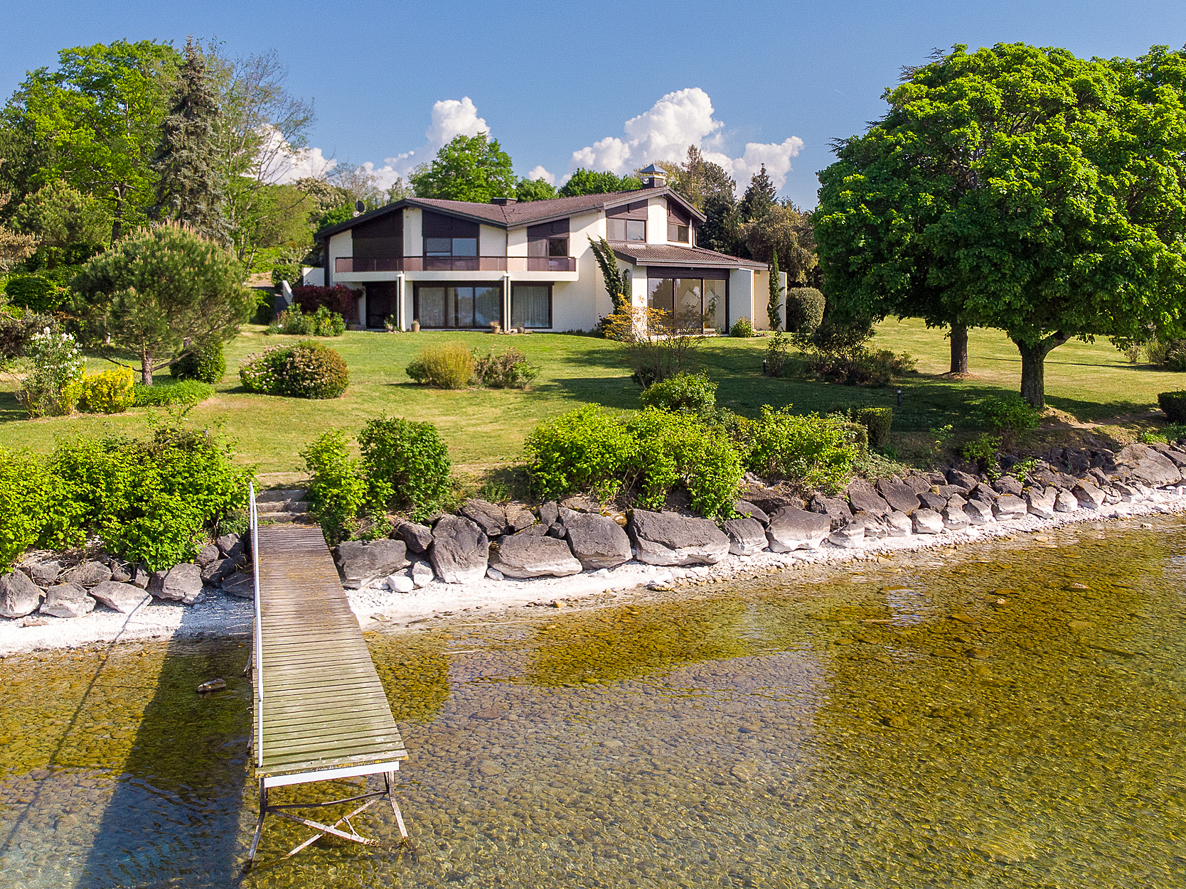 Propriété en France à vendre à Anthy-sur-Léman, Haute-Savoie - €15 000 000 - photo 