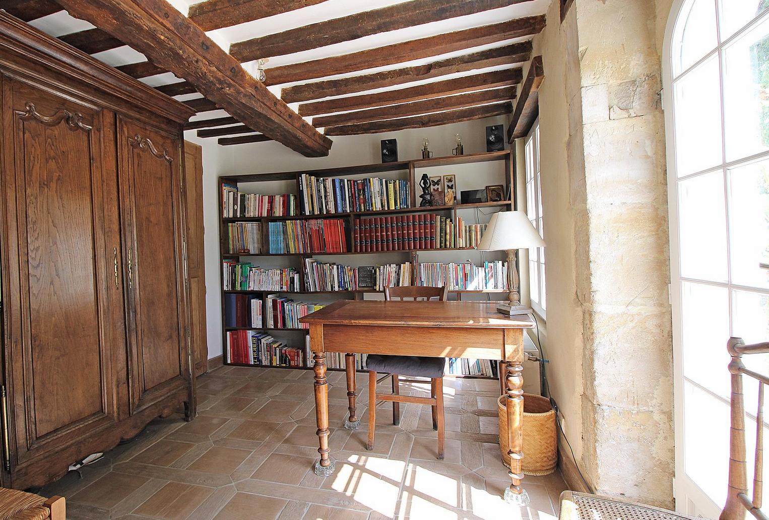 Propriété en France à vendre à Moult-Chicheboville, Calvados - €648 900 - photo 