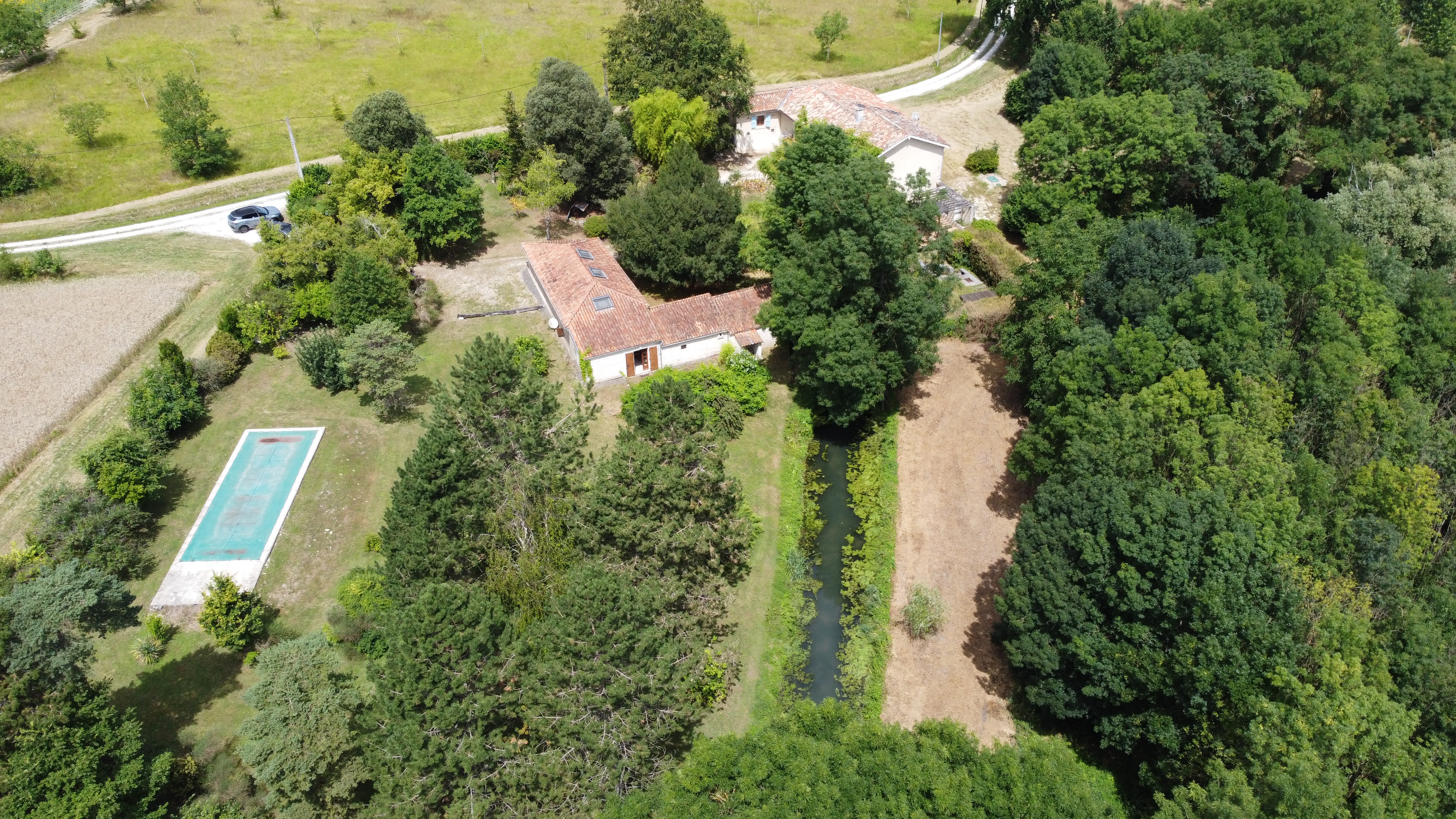 French property for sale in Barbezieux-Saint-Hilaire, Charente - €650,000 - photo 