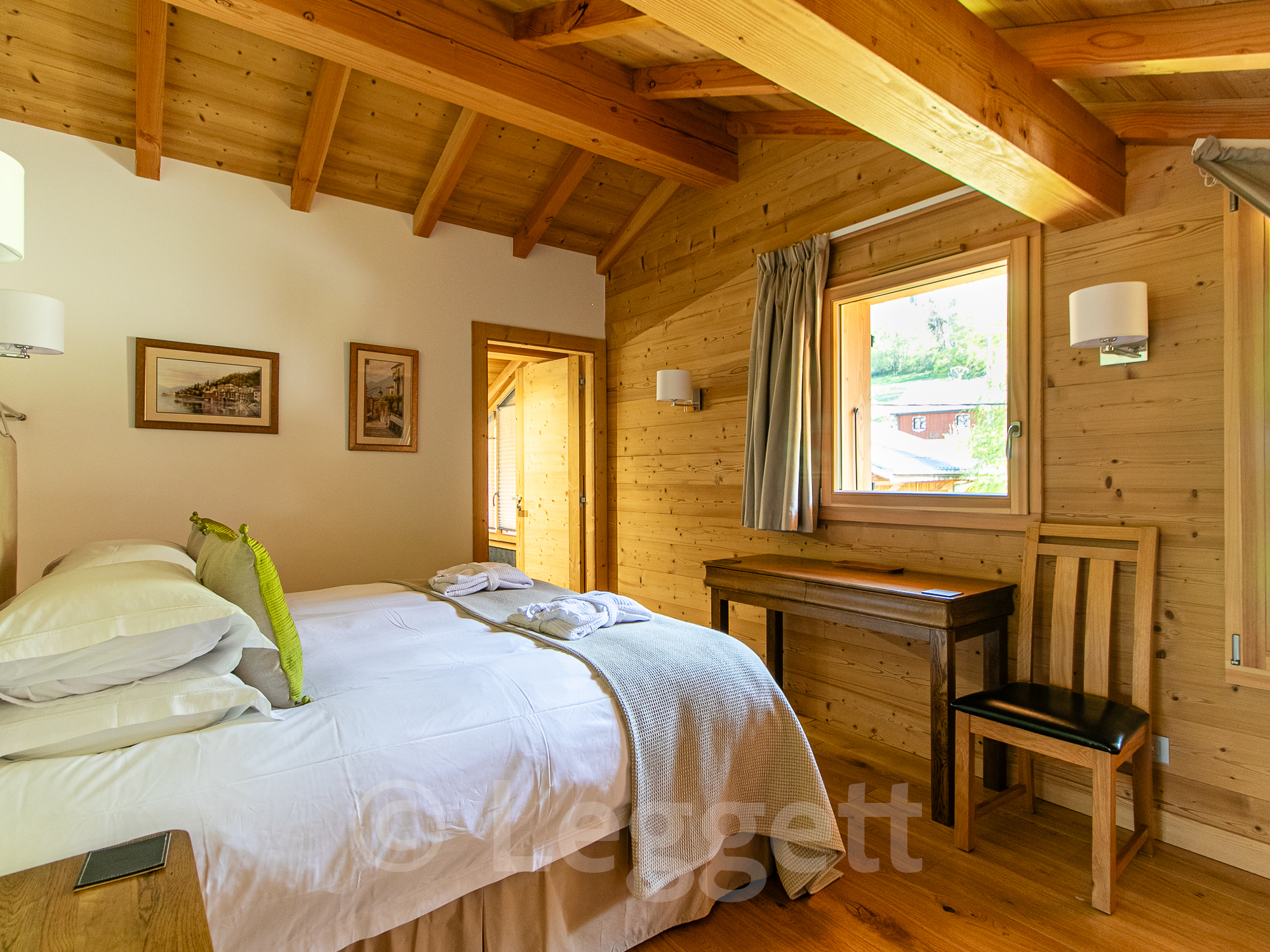 French property for sale in Samoëns, Haute-Savoie - €1,800,000 - photo 