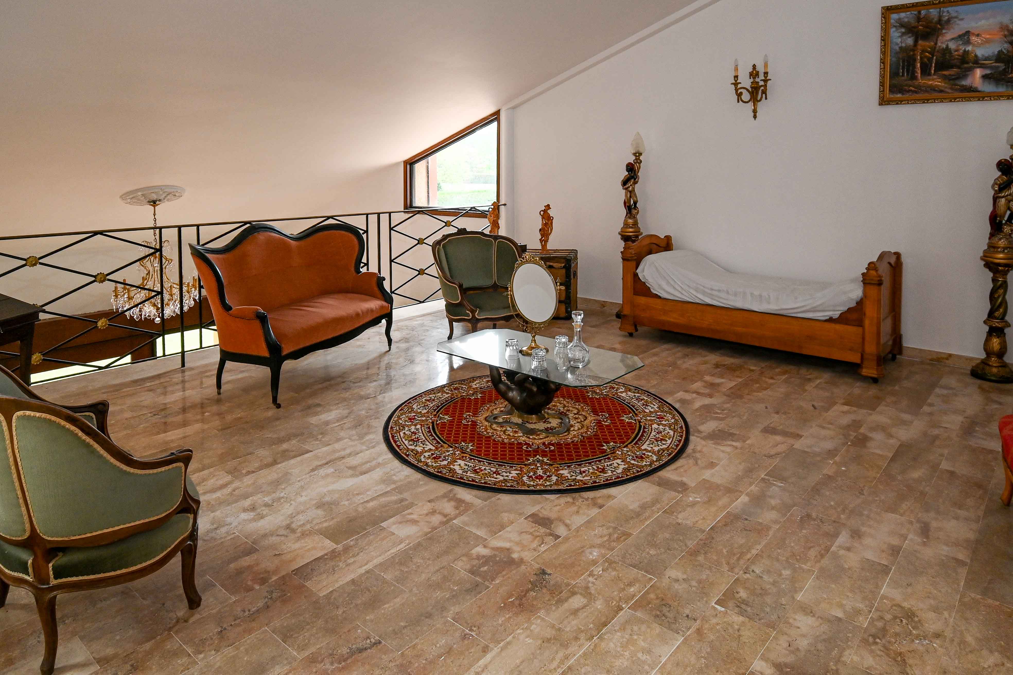 French property for sale in Cazères, Haute-Garonne - €715,000 - photo 