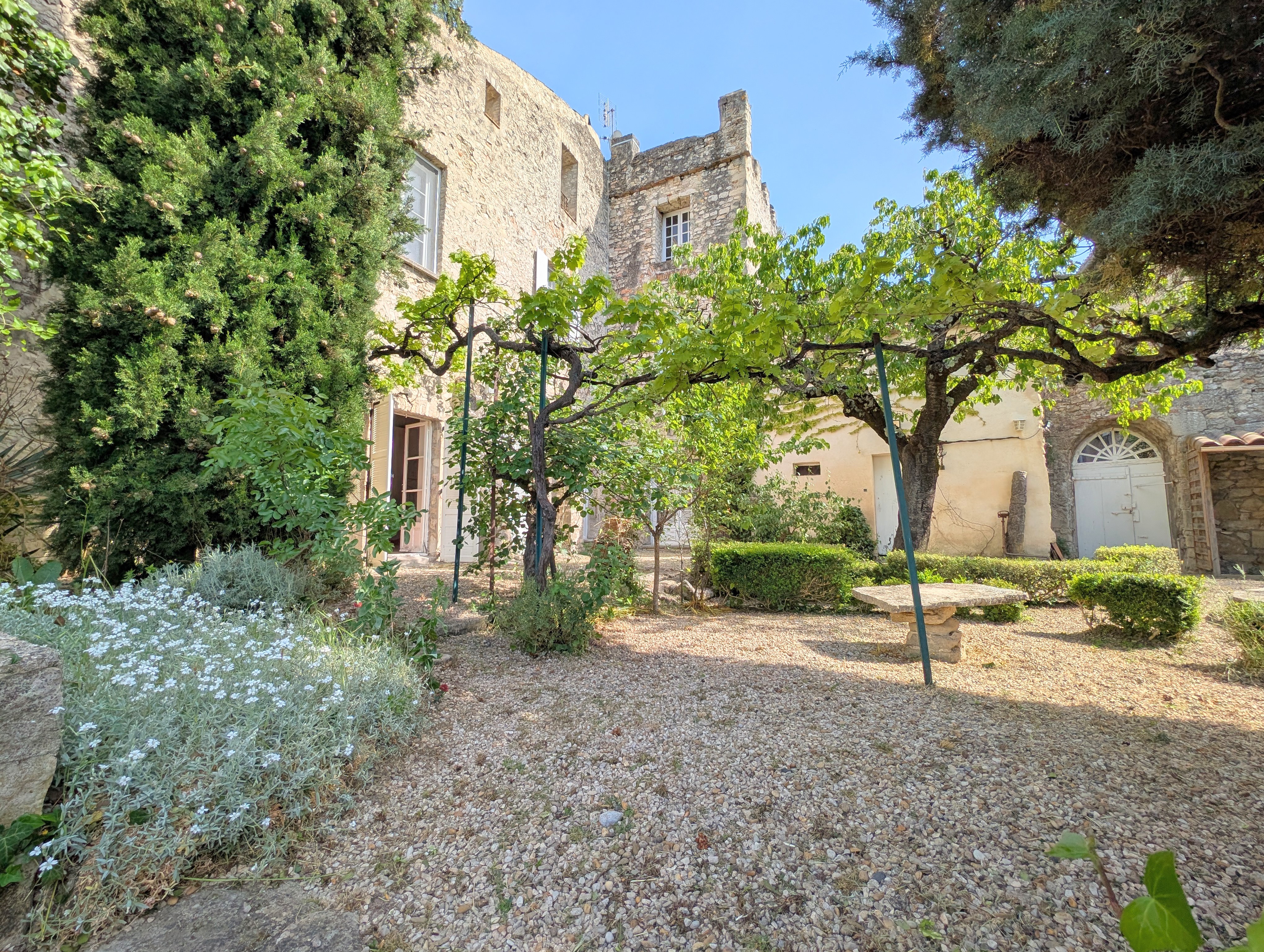 French property for sale in Vaison-la-Romaine, Vaucluse - €449,000 - photo 