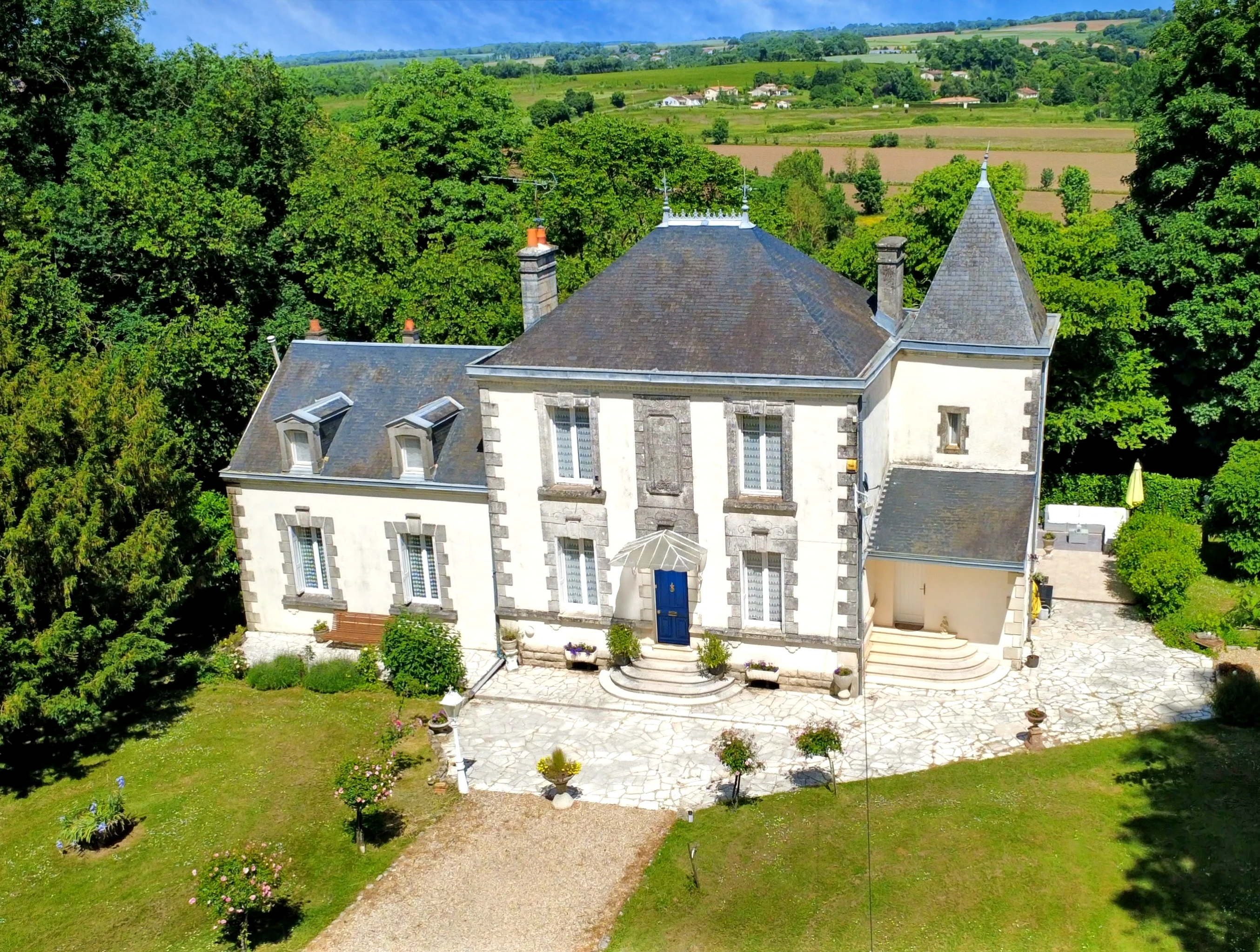 French property for sale in Ruffec, Charente - €524,750 - photo 