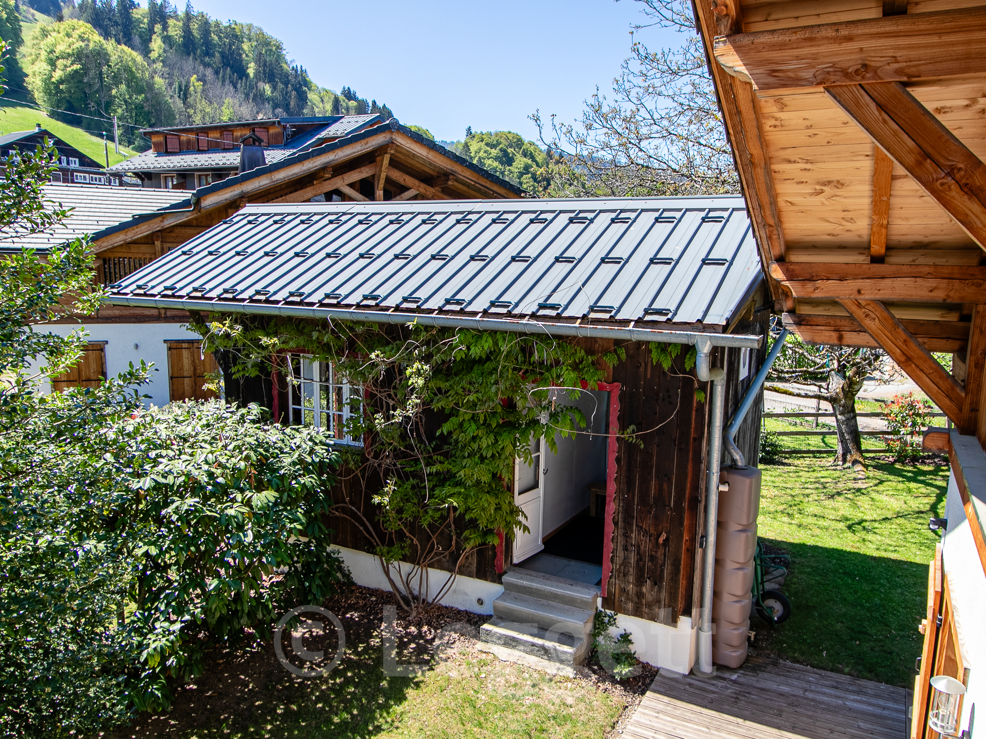 French property for sale in Samoëns, Haute-Savoie - €975,000 - photo 