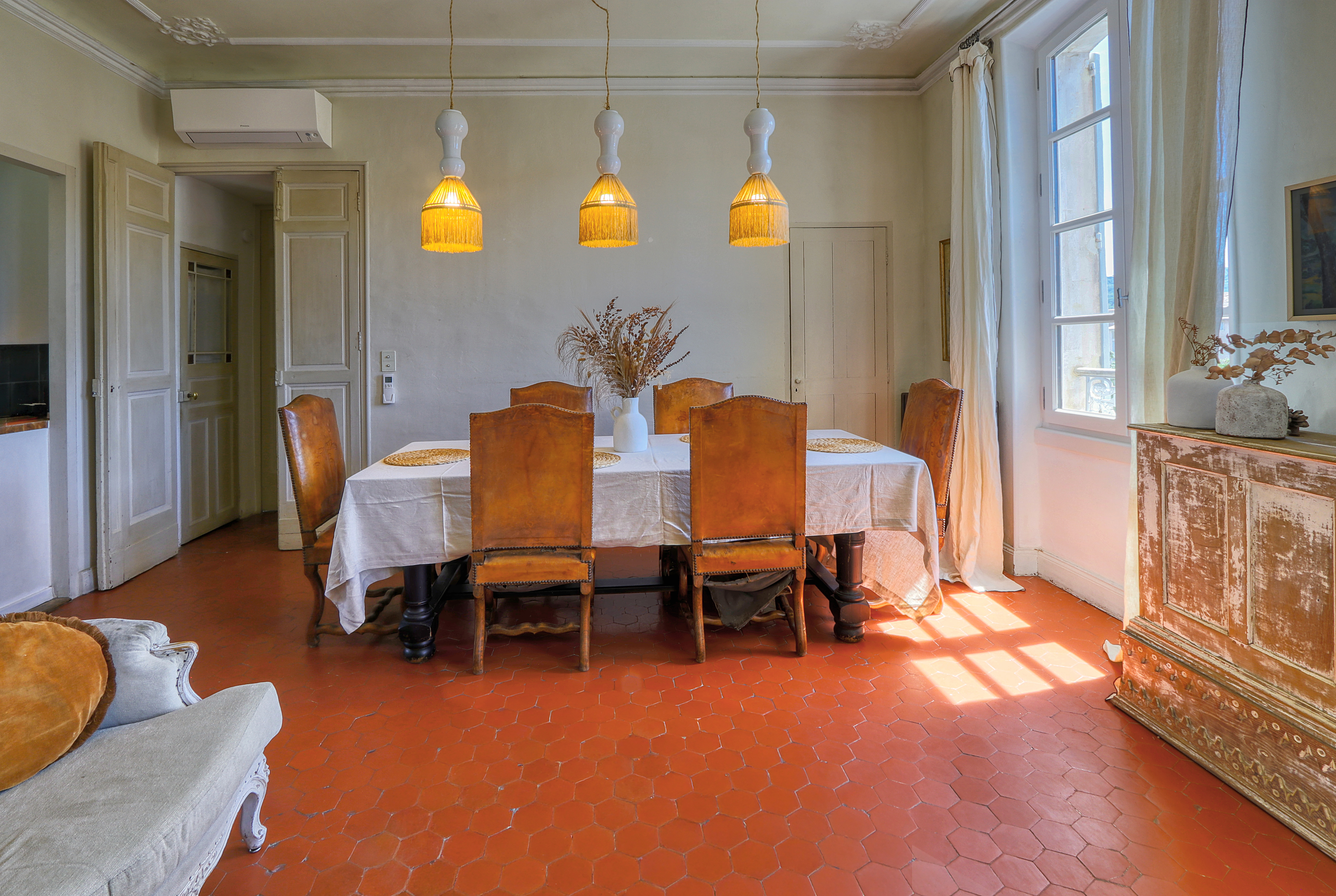 French property for sale in Apt, Vaucluse - €1,690,000 - photo 