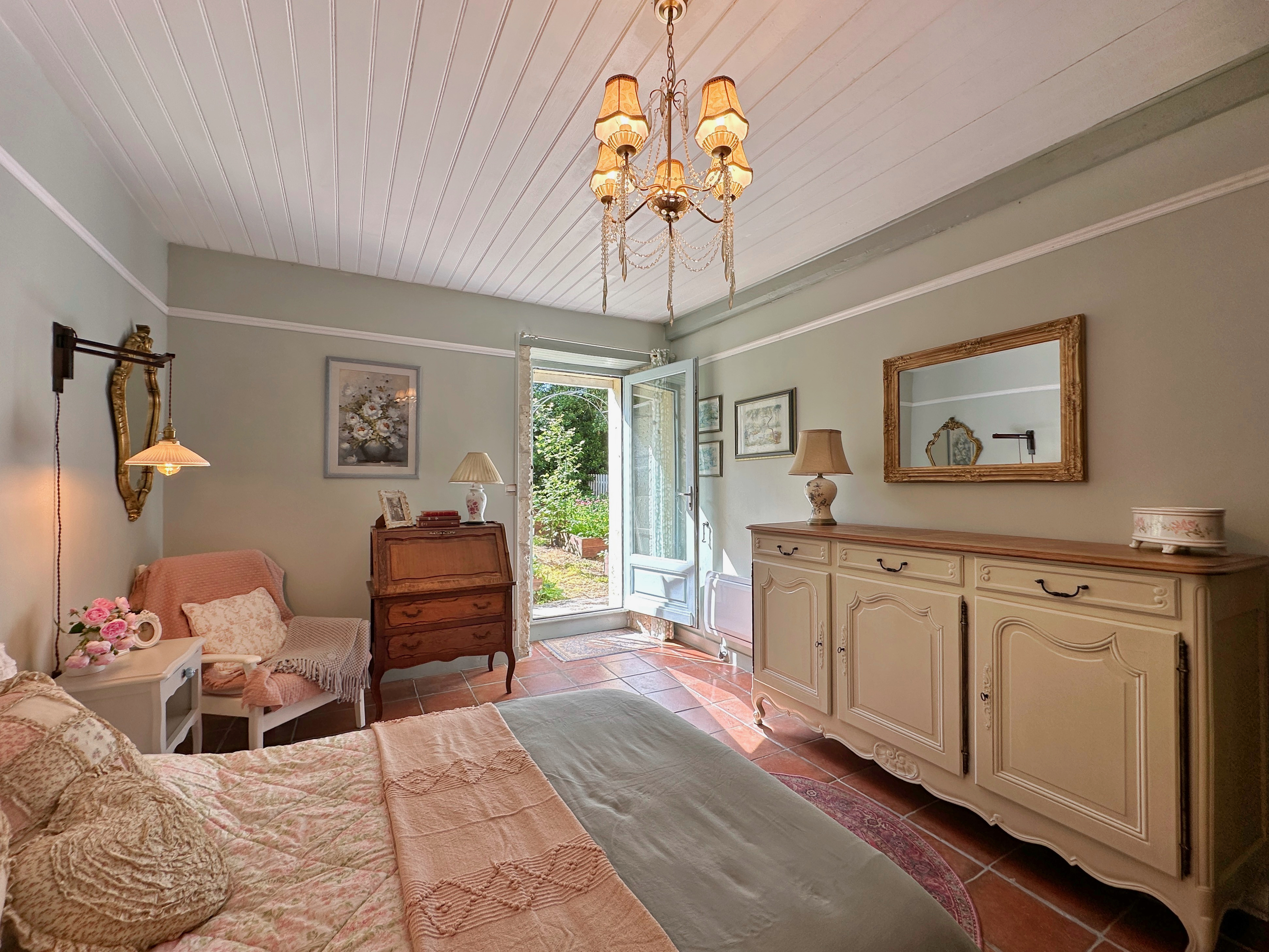 French property for sale in Saint-Romain, Charente - €795,000 - photo 