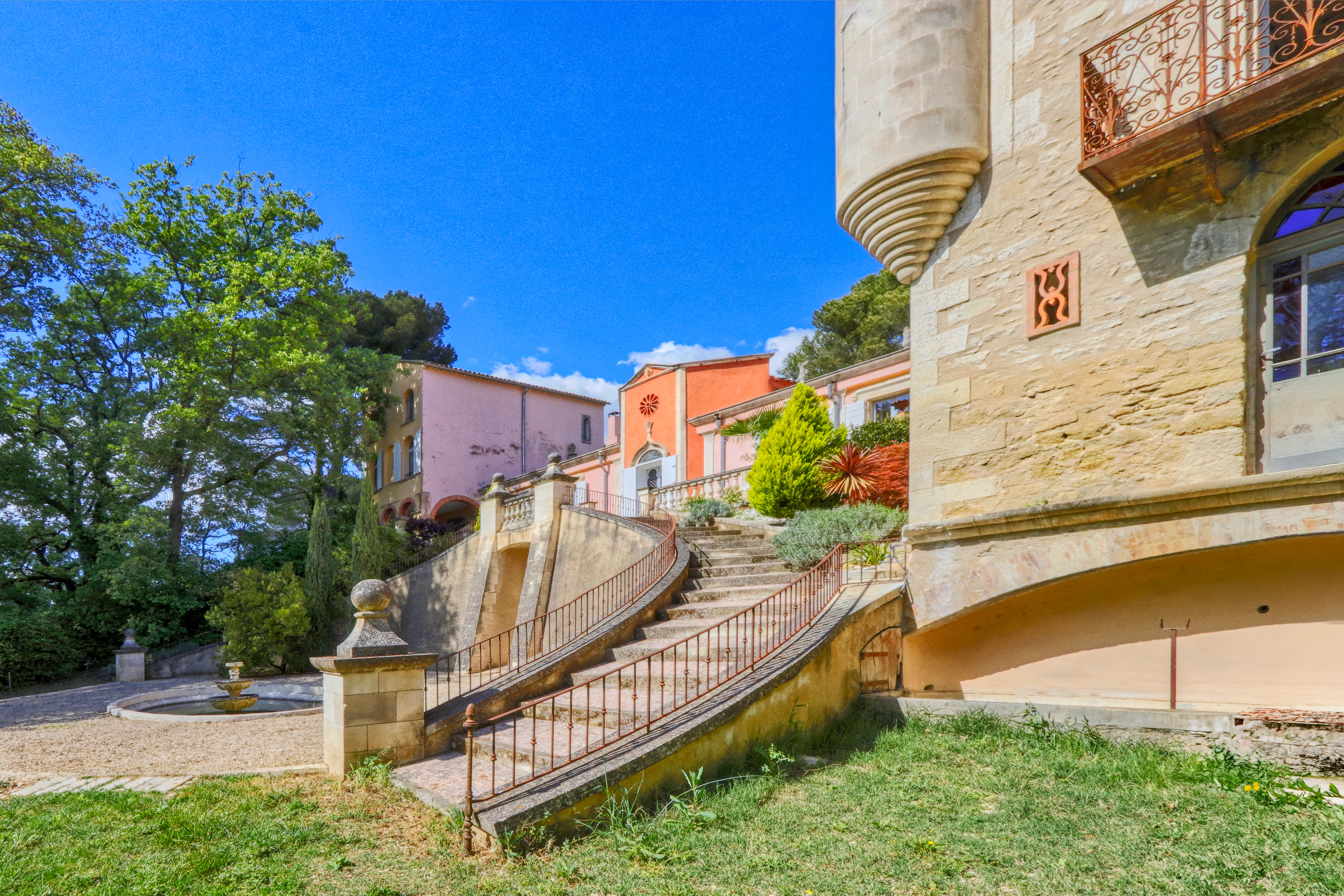 Propriété en France à vendre à Lourmarin, Vaucluse - €1 700 000 - photo 