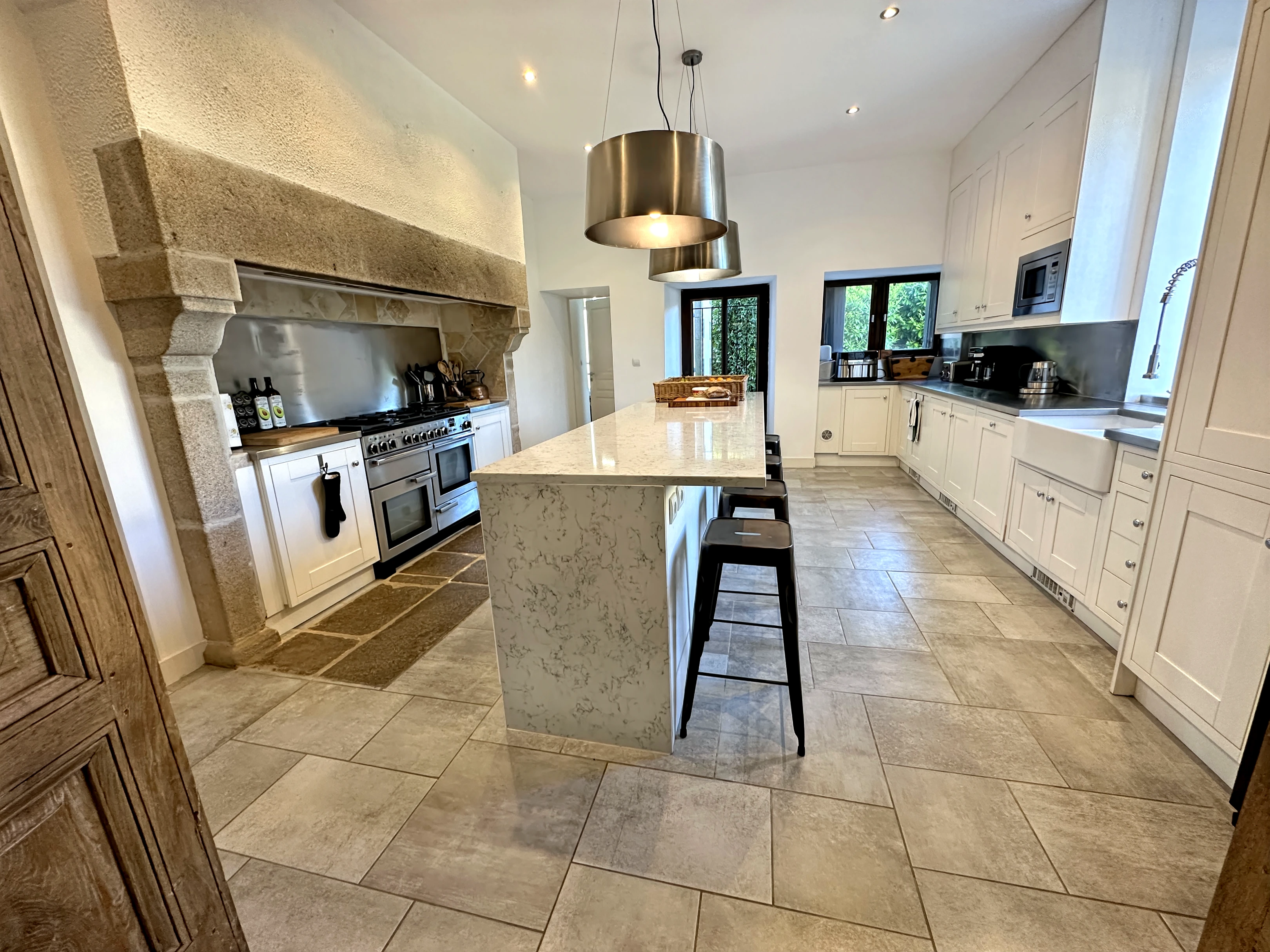 French property for sale in Châlus, Haute-Vienne - €895,000 - photo 