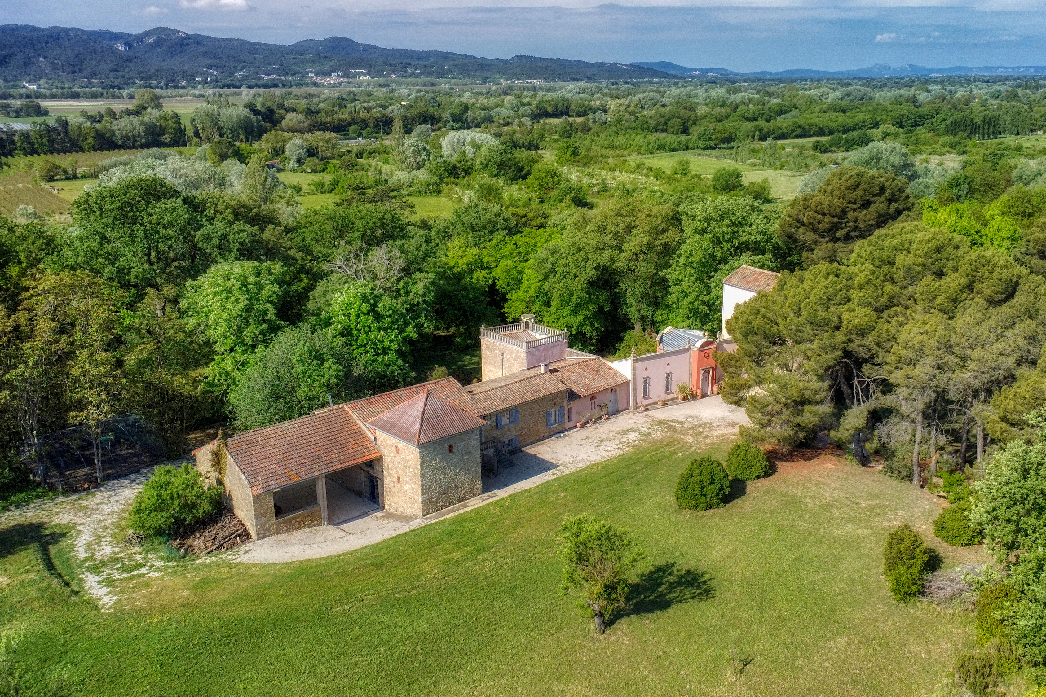 Propriété en France à vendre à Lourmarin, Vaucluse - €1 700 000 - photo 