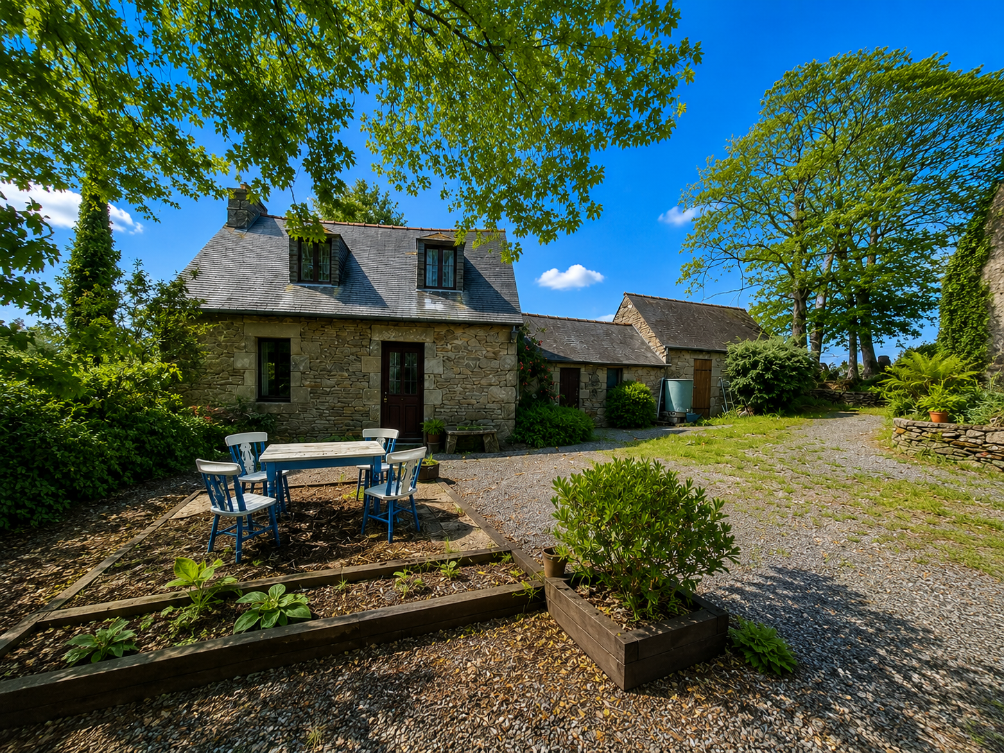 French property for sale in Loguivy-Plougras, Côtes-d'Armor - €662,500 - photo 