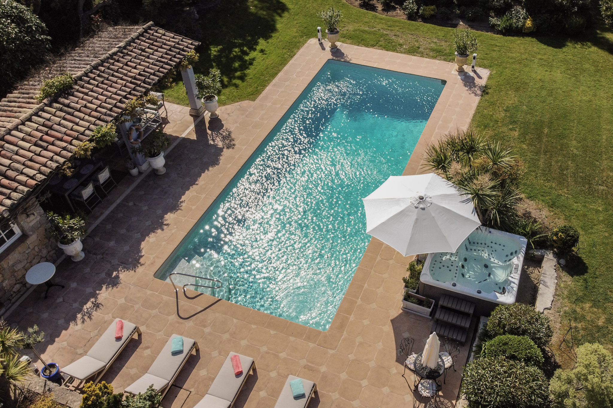 Propriété en France à vendre à Châteauneuf-Grasse, Alpes-Maritimes - €3 190 000 - photo 