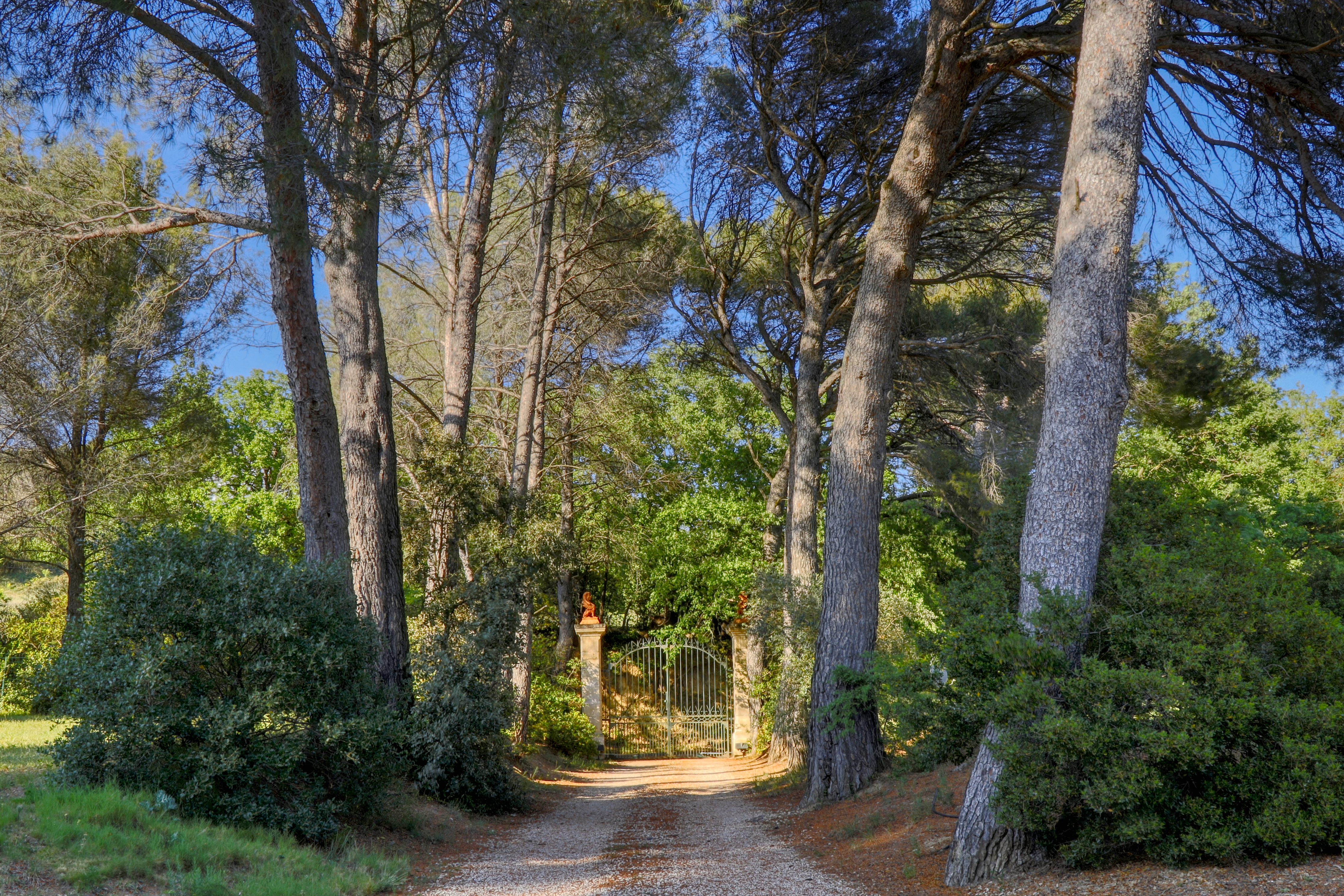 Propriété en France à vendre à Lourmarin, Vaucluse - €1 700 000 - photo 