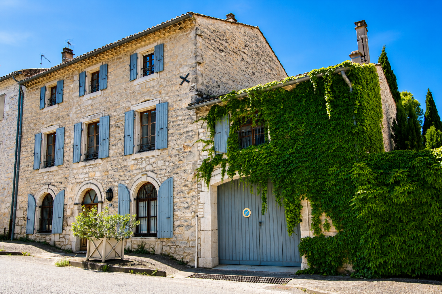 French property for sale in Barjac, Gard - €645,000 - photo 