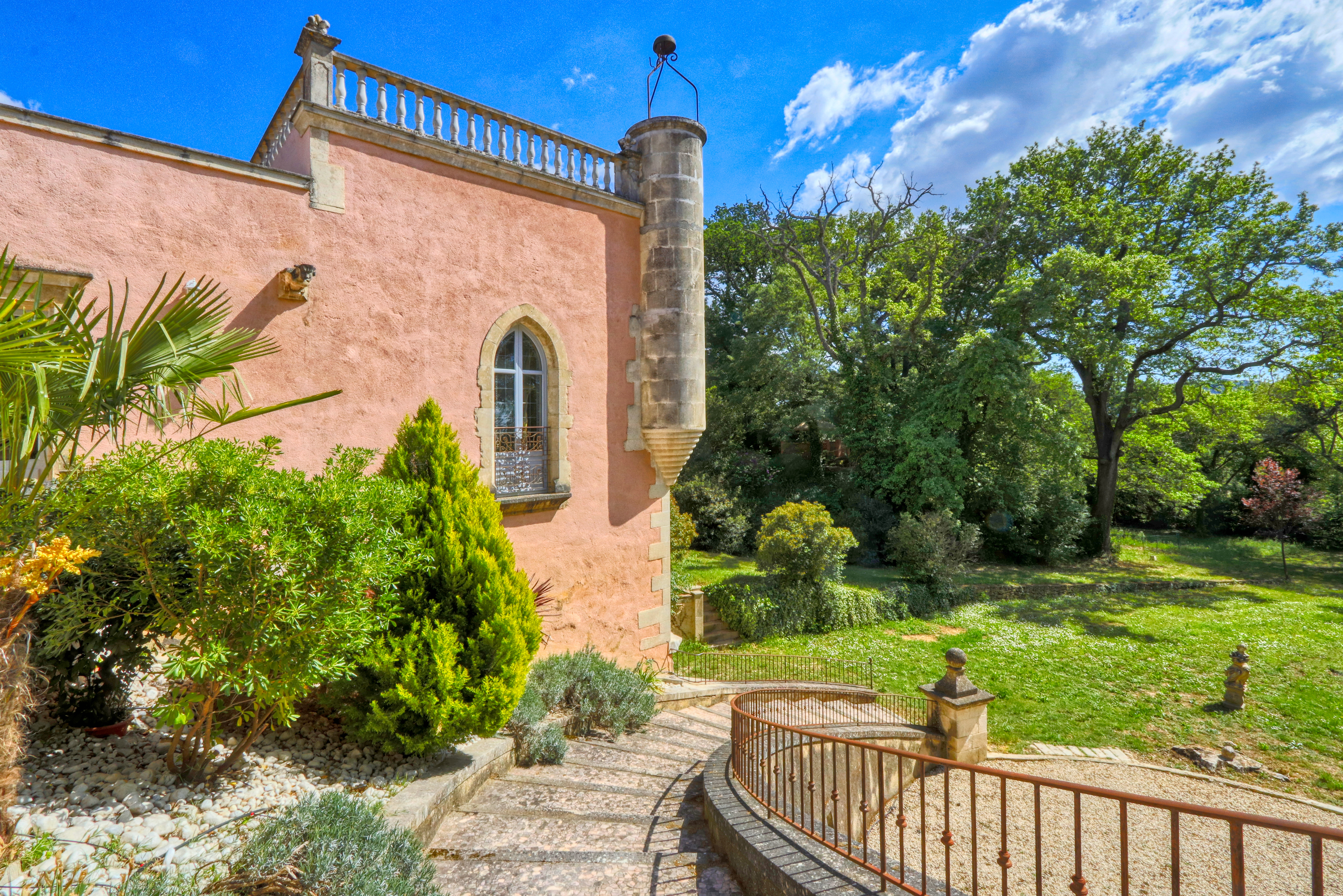 Propriété en France à vendre à Lourmarin, Vaucluse - €1 700 000 - photo 