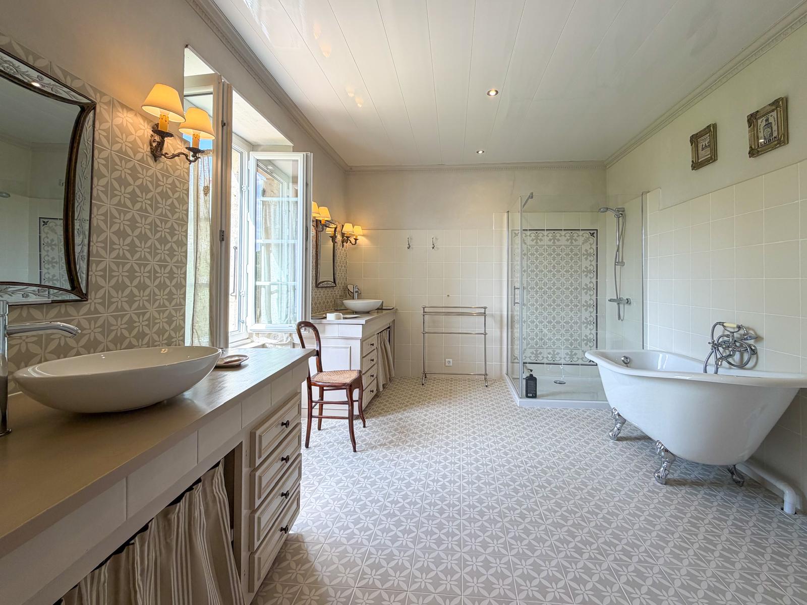 French property for sale in La Bachellerie, Dordogne - €680,000 - photo 