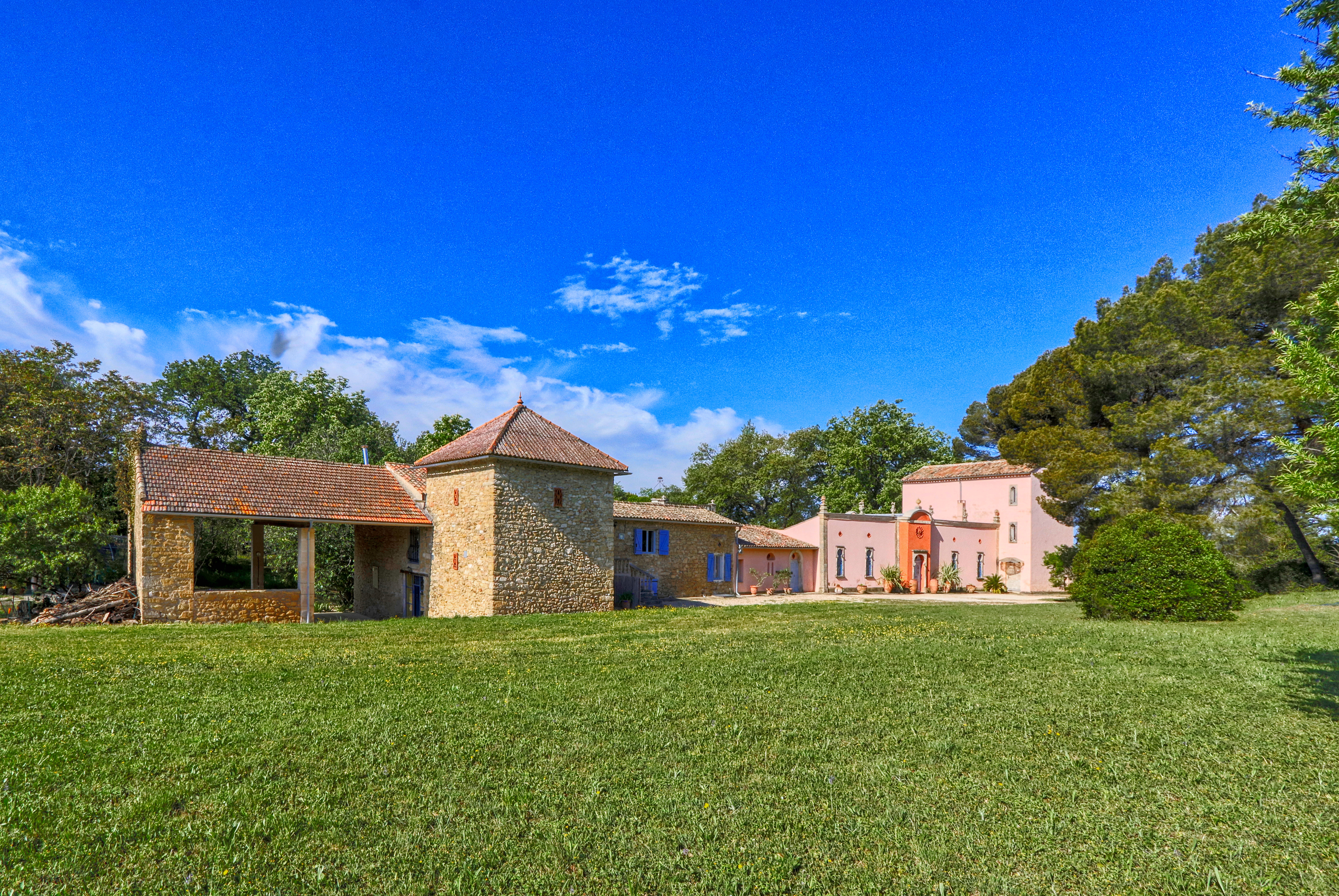 Propriété en France à vendre à Lourmarin, Vaucluse - €1 700 000 - photo 