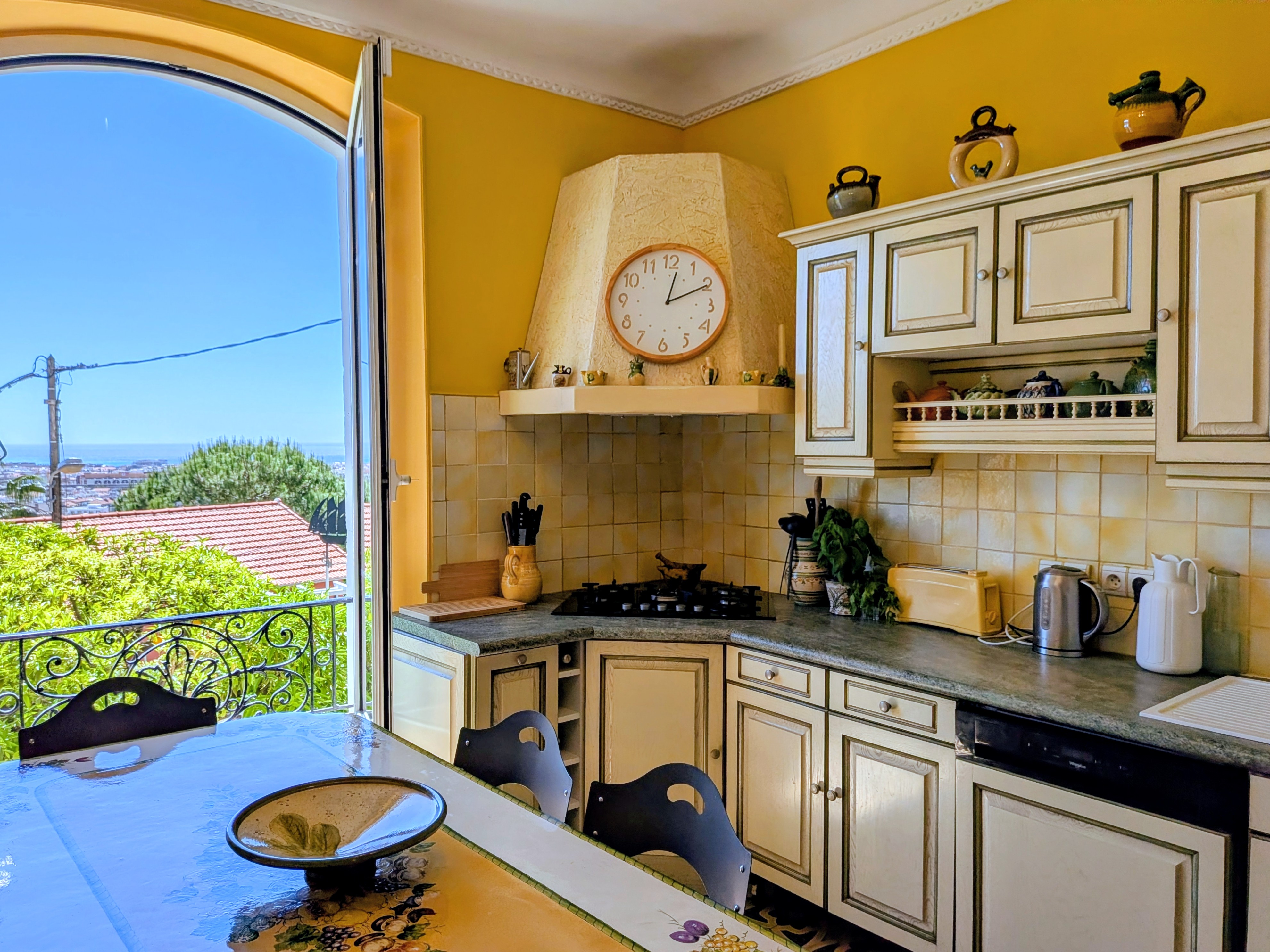 French property for sale in Nice, Alpes-Maritimes - €1,300,000 - photo 