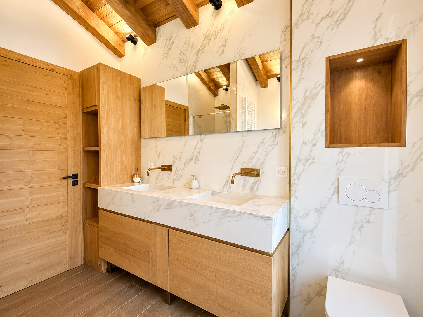 French property for sale in Courchevel, Savoie - €5,950,000 - photo 