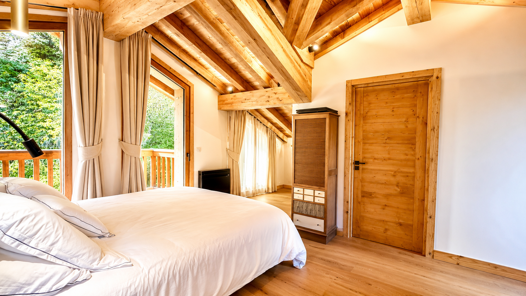 French property for sale in Courchevel, Savoie - €5,950,000 - photo 