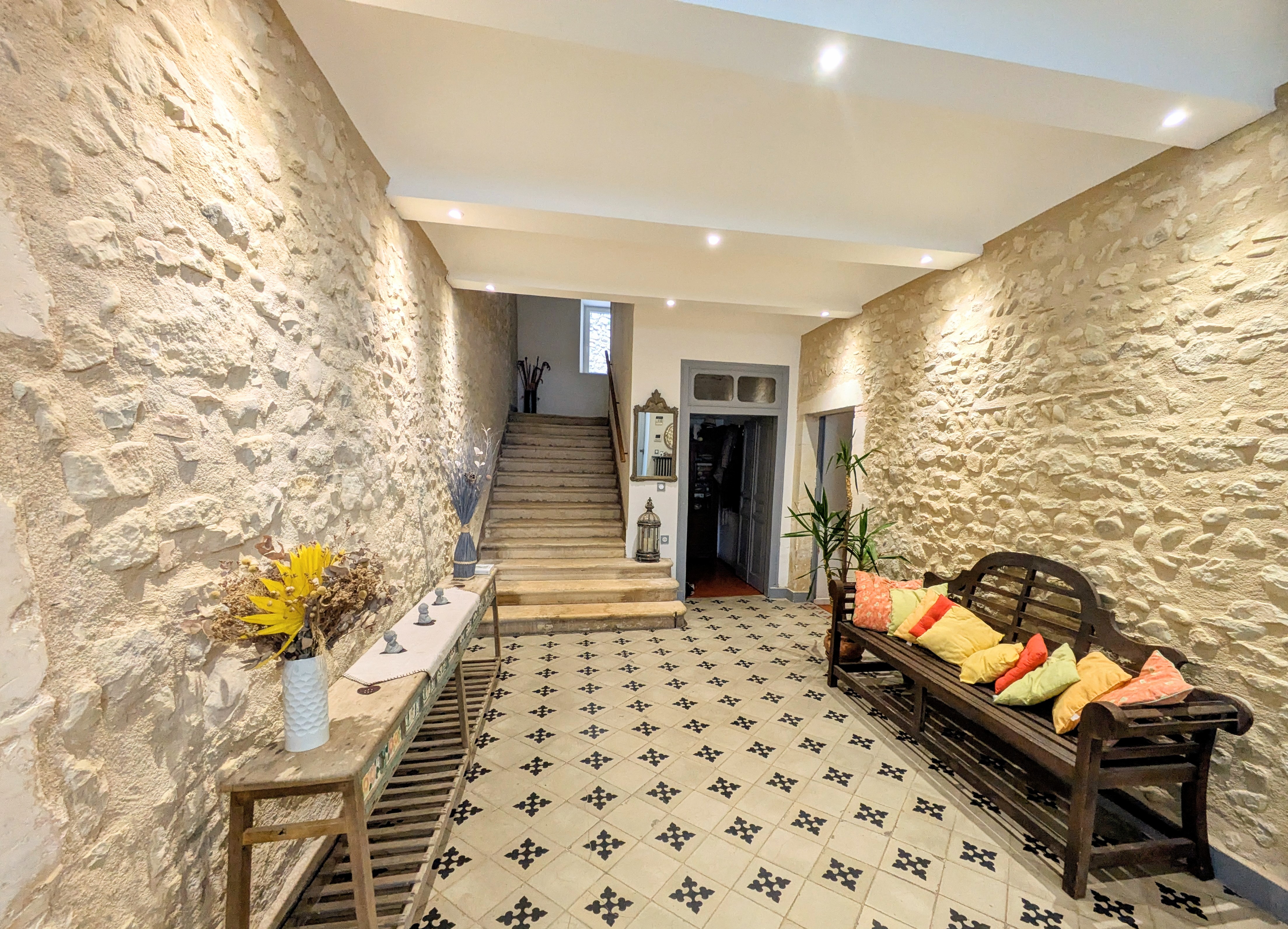 Propriété en France à vendre à Loriol-sur-Drôme, Drôme - €2 000 000 - photo 