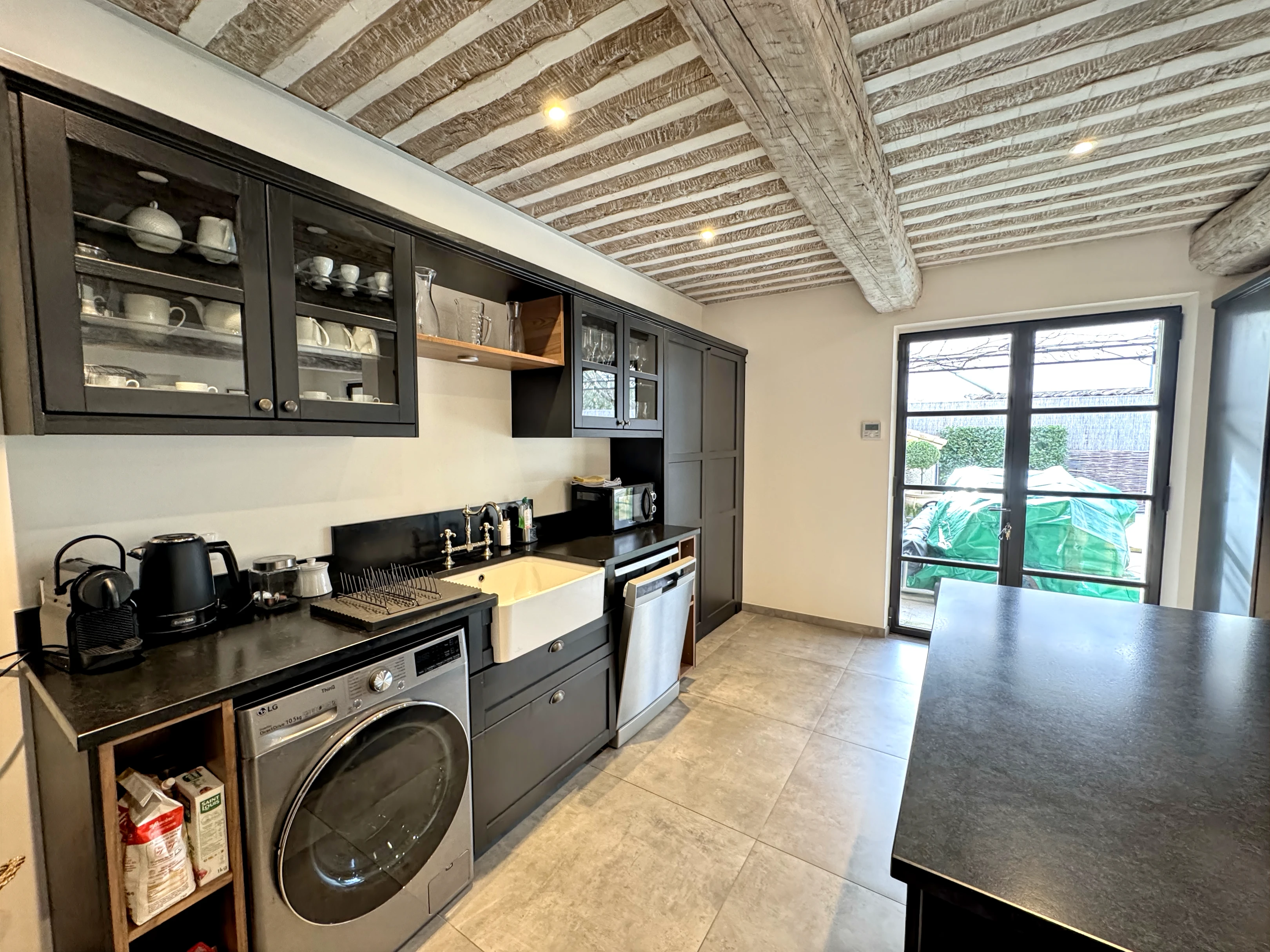 French property for sale in Eygalières, Bouches-du-Rhône - €1,975,000 - photo 