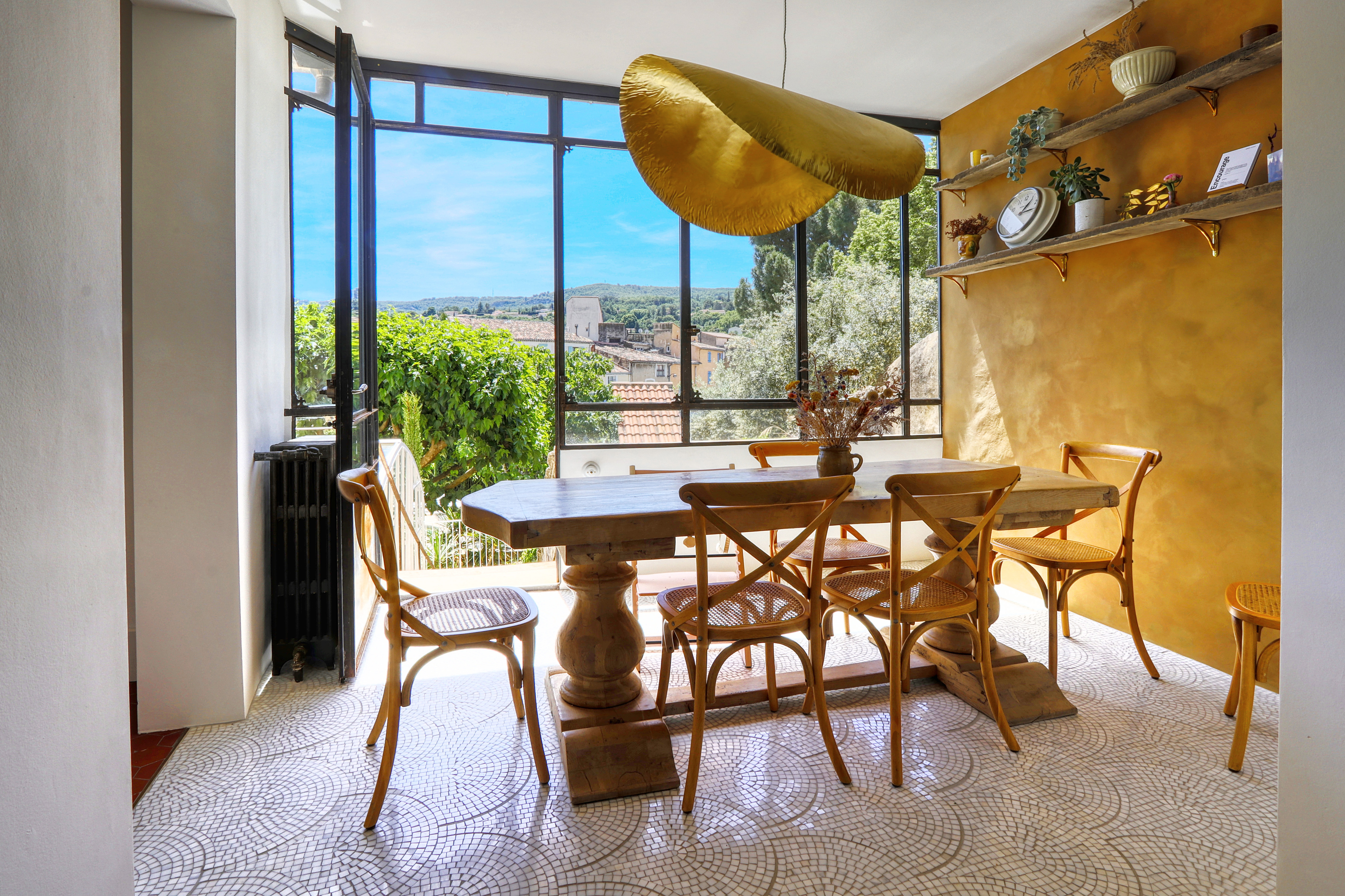 French property for sale in Apt, Vaucluse - €1,690,000 - photo 