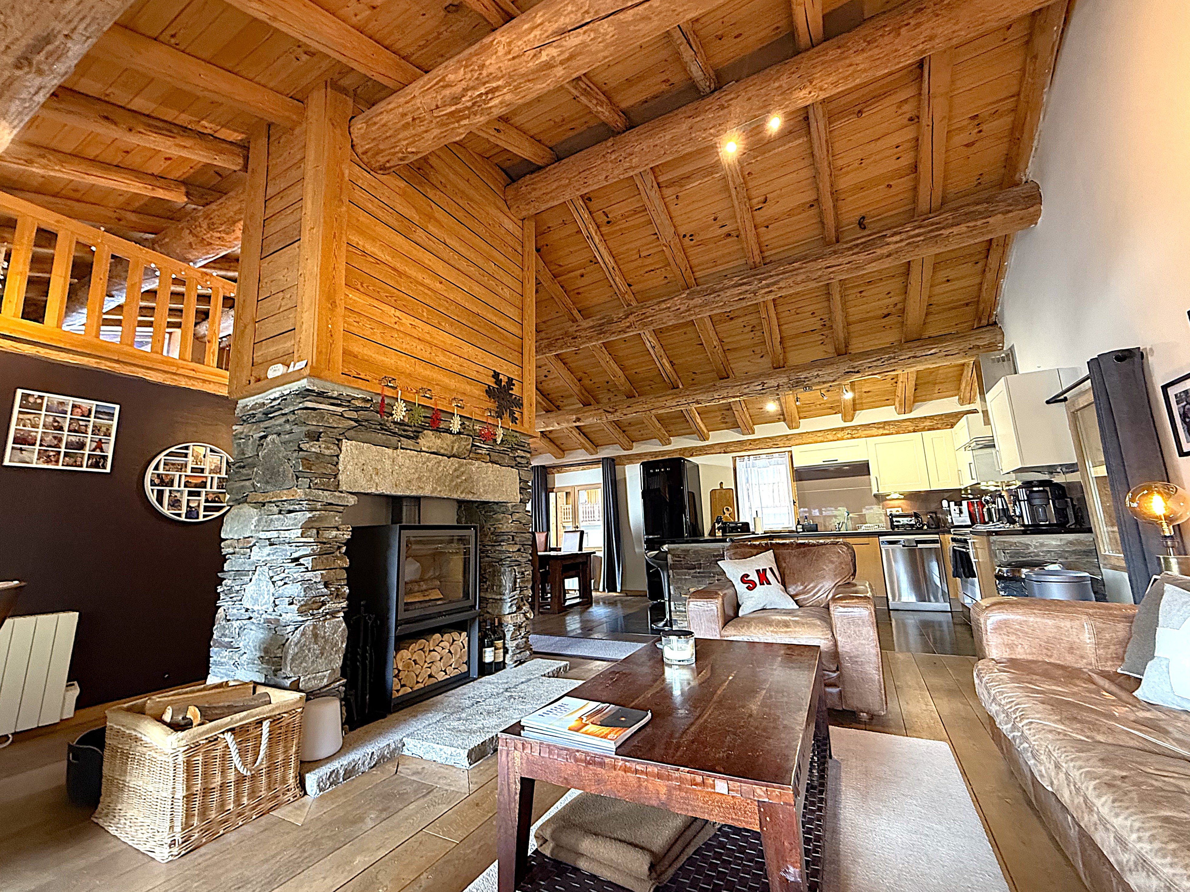 French property for sale in Sainte-Foy-Tarentaise, Savoie - €1,250,000 - photo 