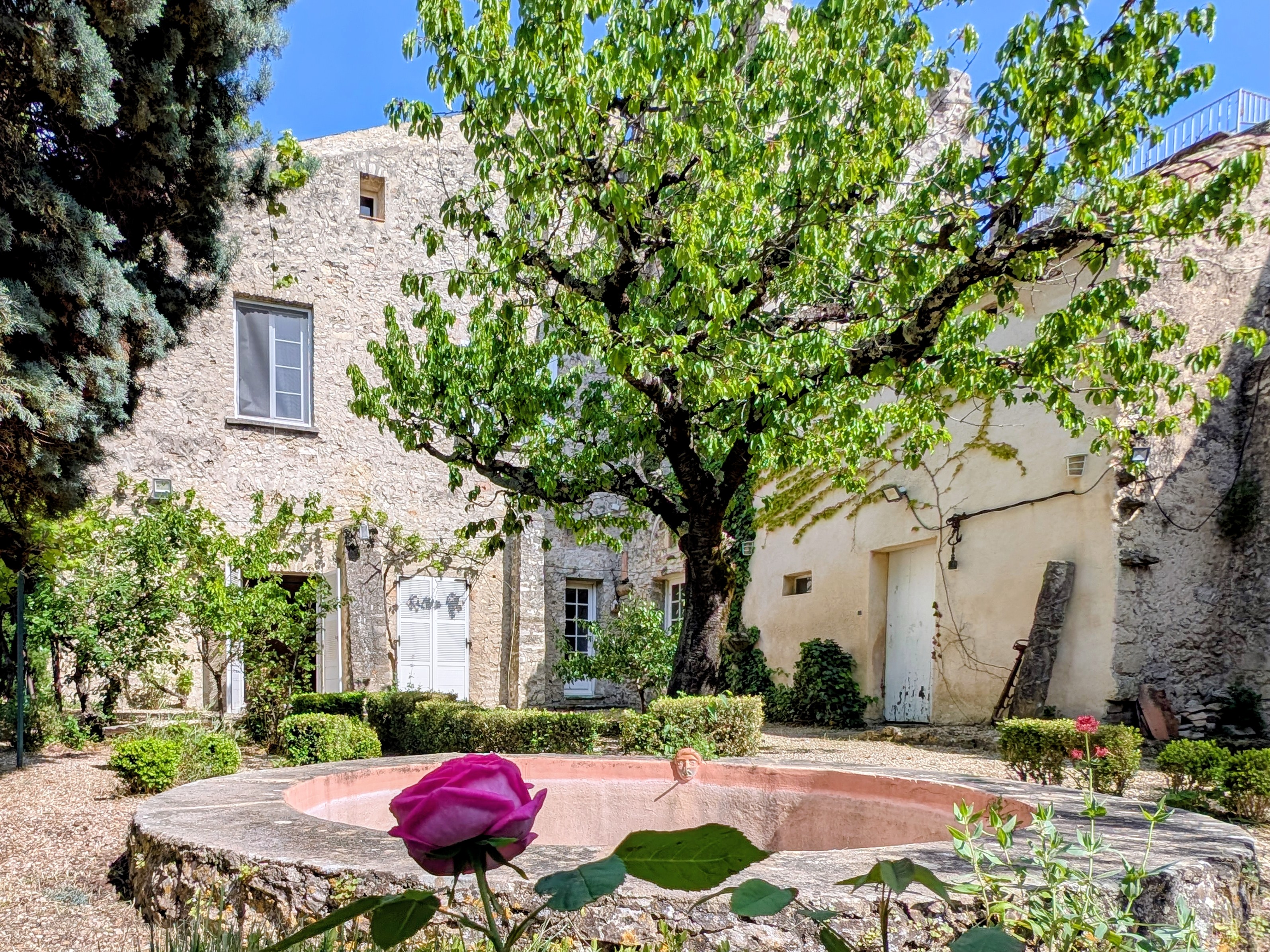 French property for sale in Vaison-la-Romaine, Vaucluse - €449,000 - photo 