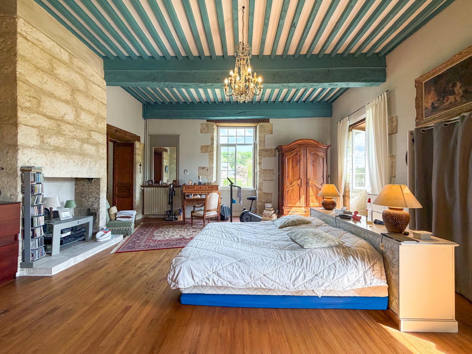 French property for sale in La Bachellerie, Dordogne - €680,000 - photo 