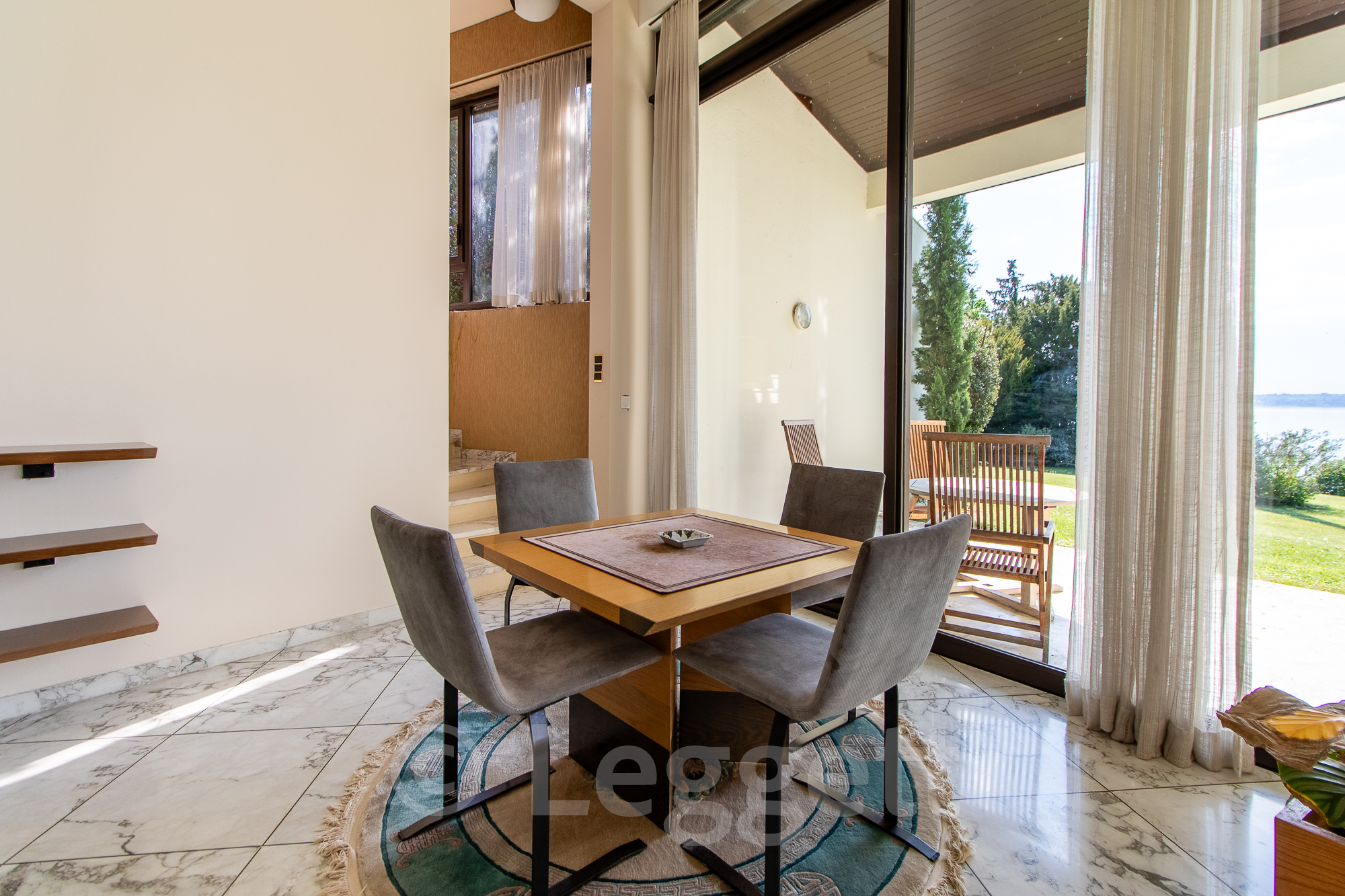 Propriété en France à vendre à Anthy-sur-Léman, Haute-Savoie - €15 000 000 - photo 