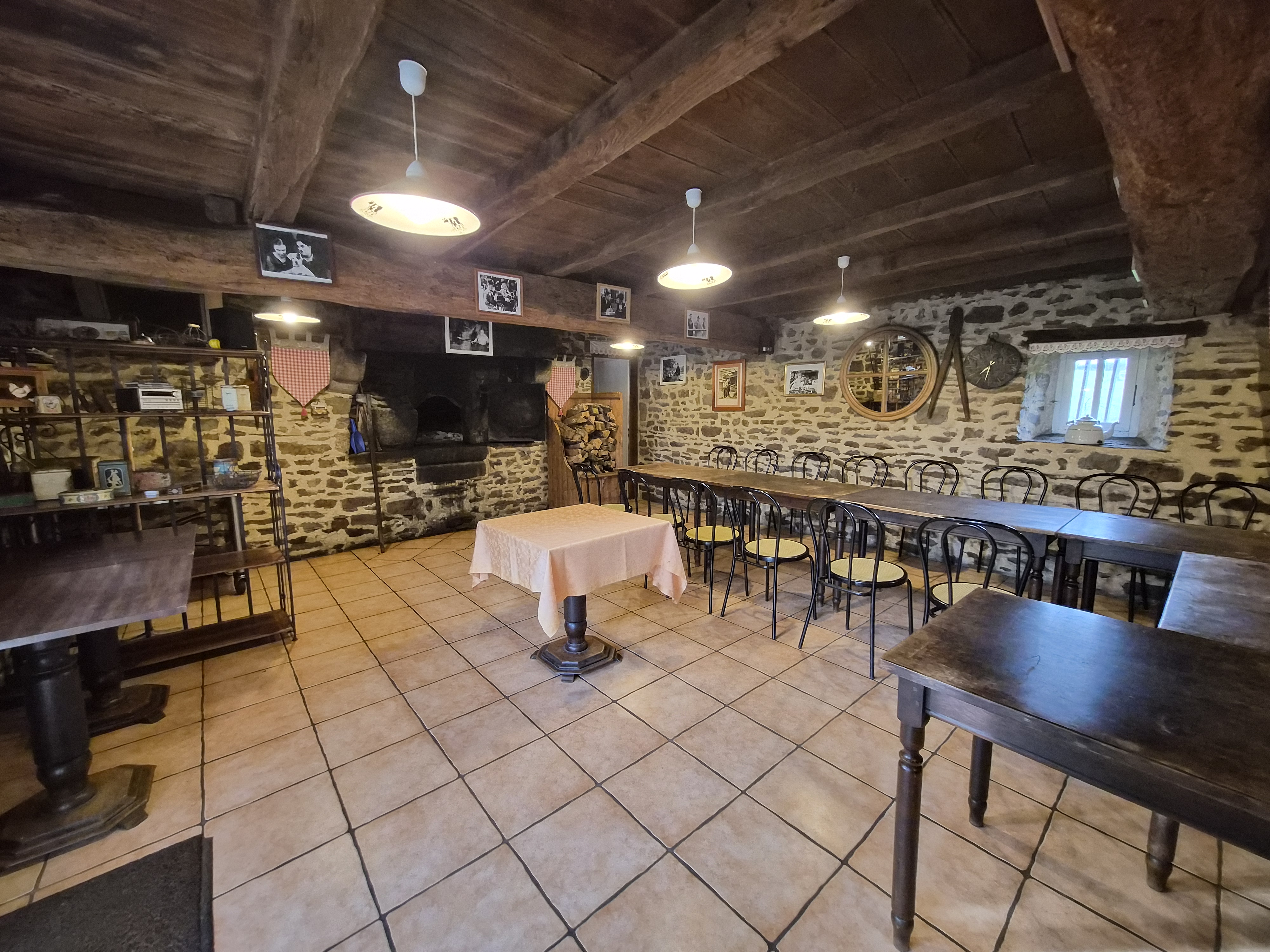 Propriété en France à vendre à Saint-Bômer-les-Forges, Orne - €1 484 000 - photo 