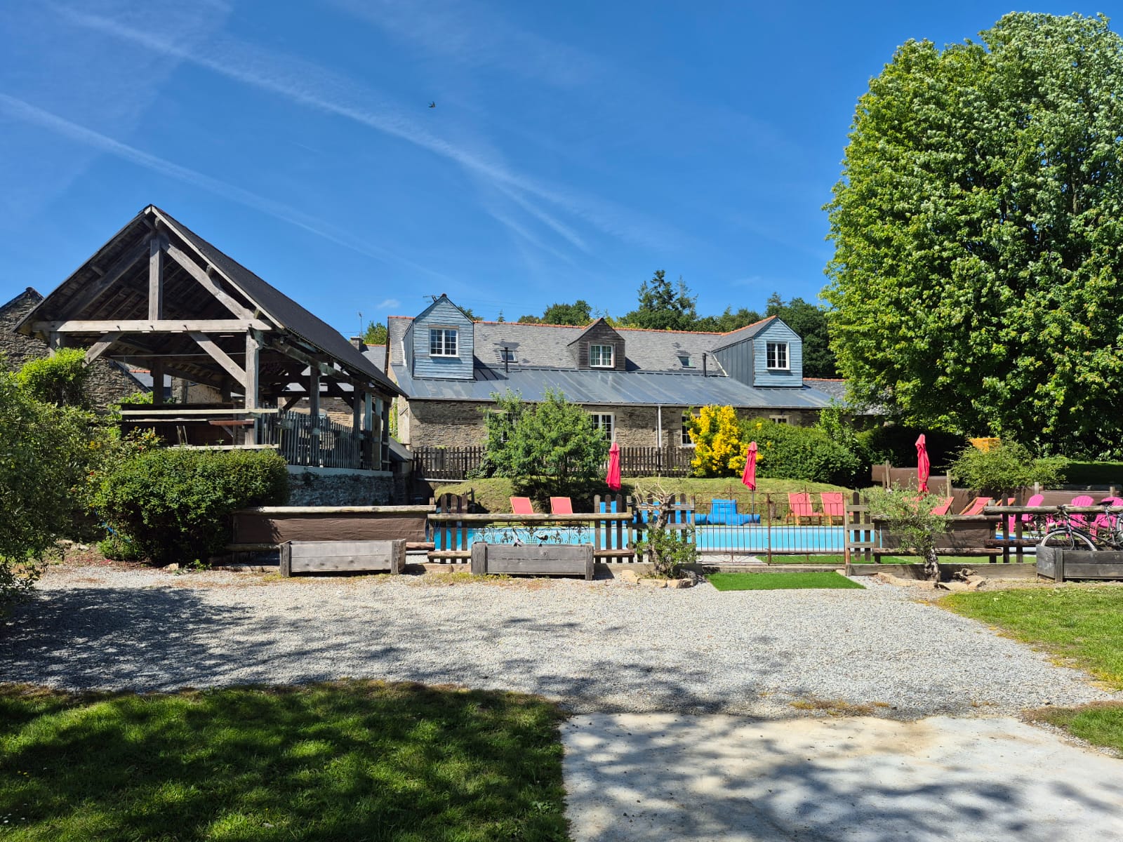 French property for sale in Cléguérec, Morbihan - €901,000 - photo 