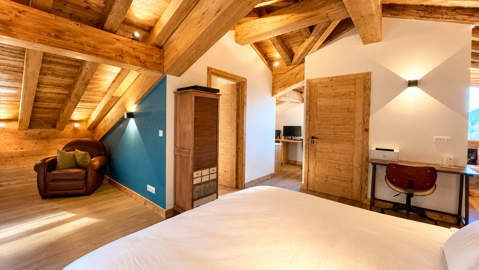 French property for sale in Courchevel, Savoie - €5,950,000 - photo 