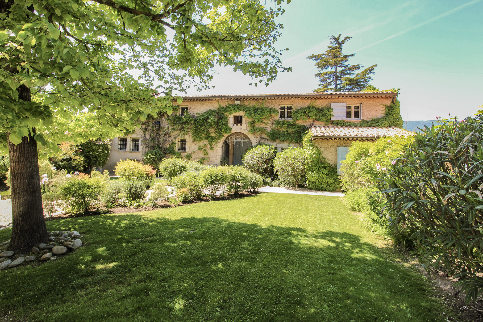 French property for sale in Châteauneuf-Grasse, Alpes-Maritimes - €3,190,000 - photo 