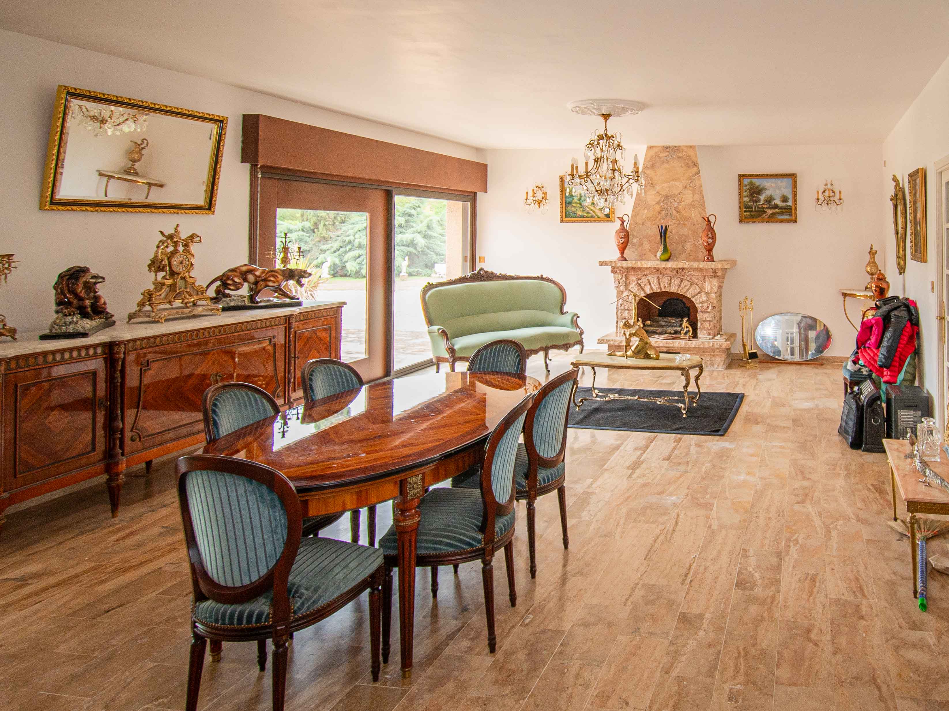 French property for sale in Cazères, Haute-Garonne - €715,000 - photo 