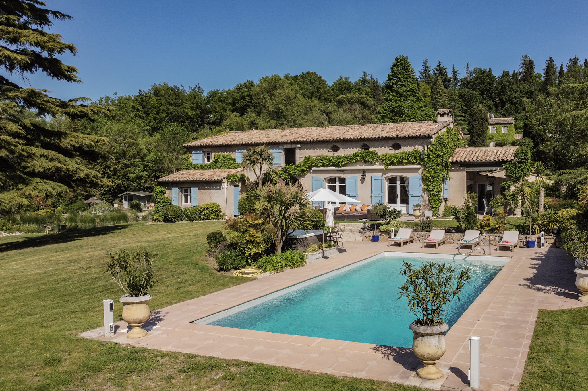 French property for sale in Châteauneuf-Grasse, Alpes-Maritimes - €3,190,000 - photo 