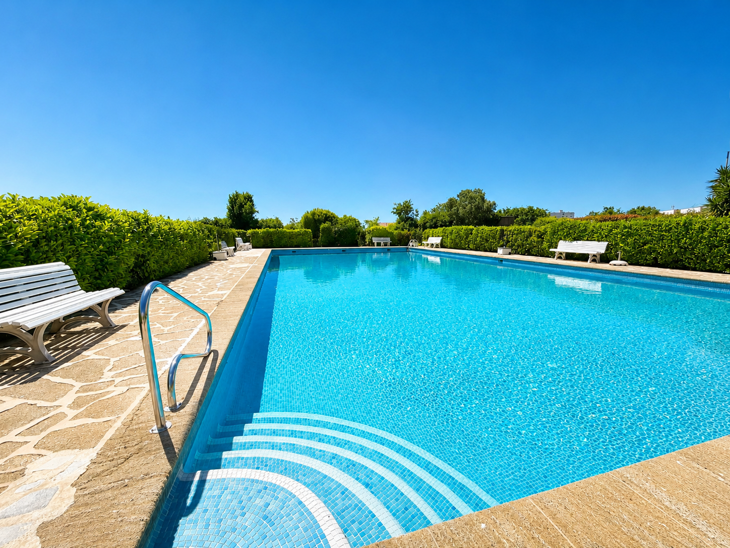 French property for sale in Antibes, Alpes-Maritimes - €400,000 - photo 