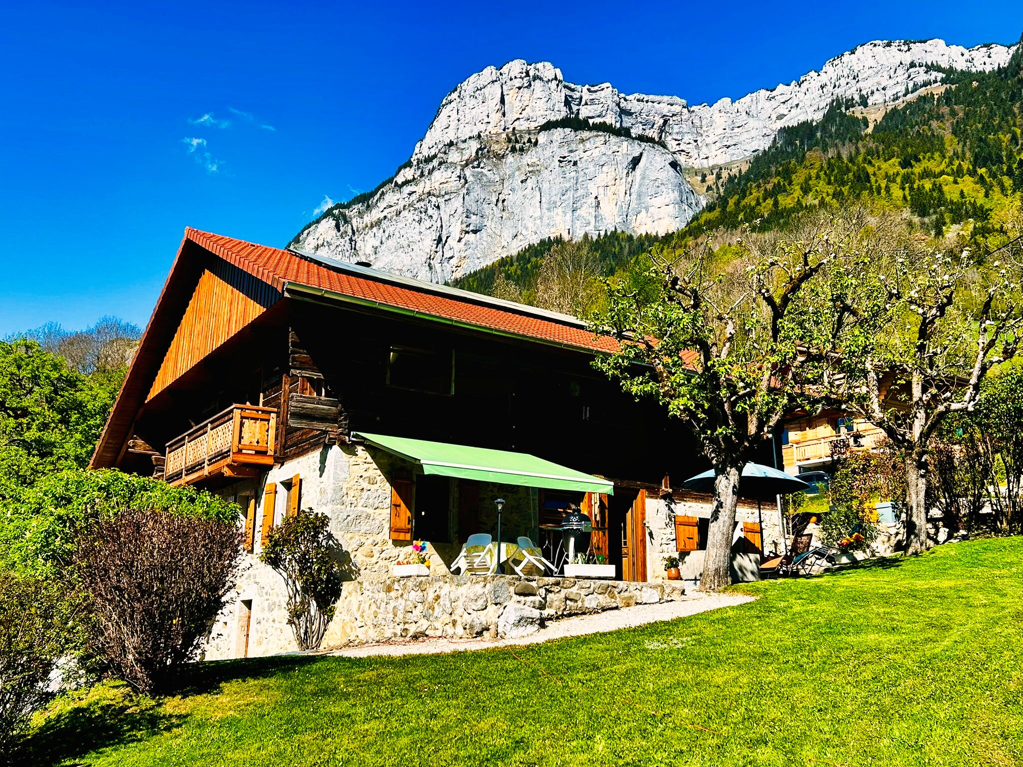 French property for sale in Glières-Val-de-Borne, Haute-Savoie - €950,000 - photo 