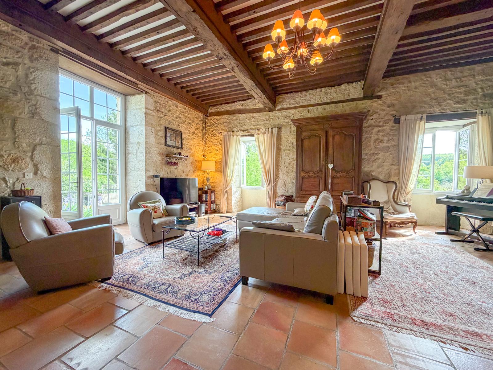 French property for sale in La Bachellerie, Dordogne - €680,000 - photo 