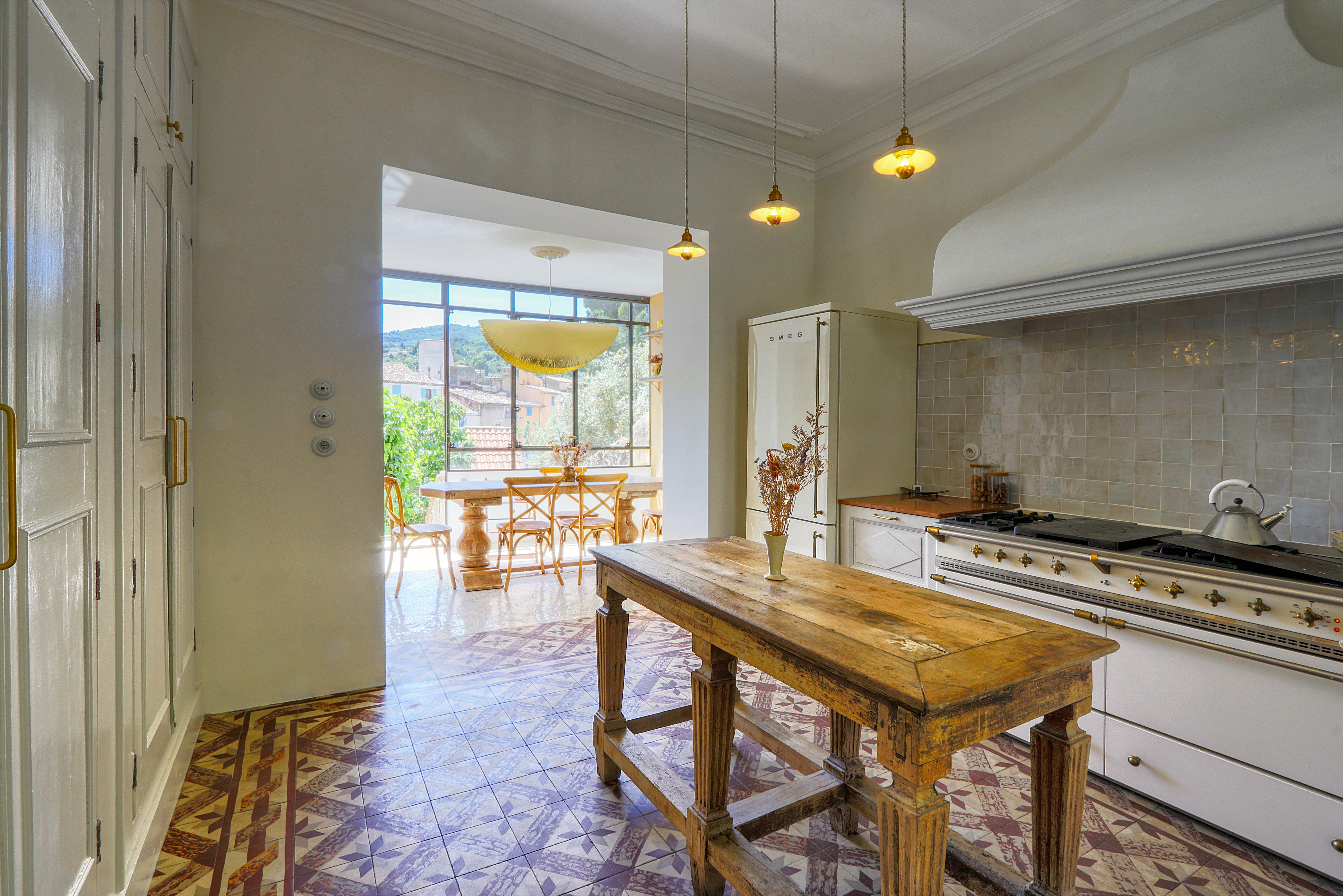 French property for sale in Apt, Vaucluse - €1,690,000 - photo 